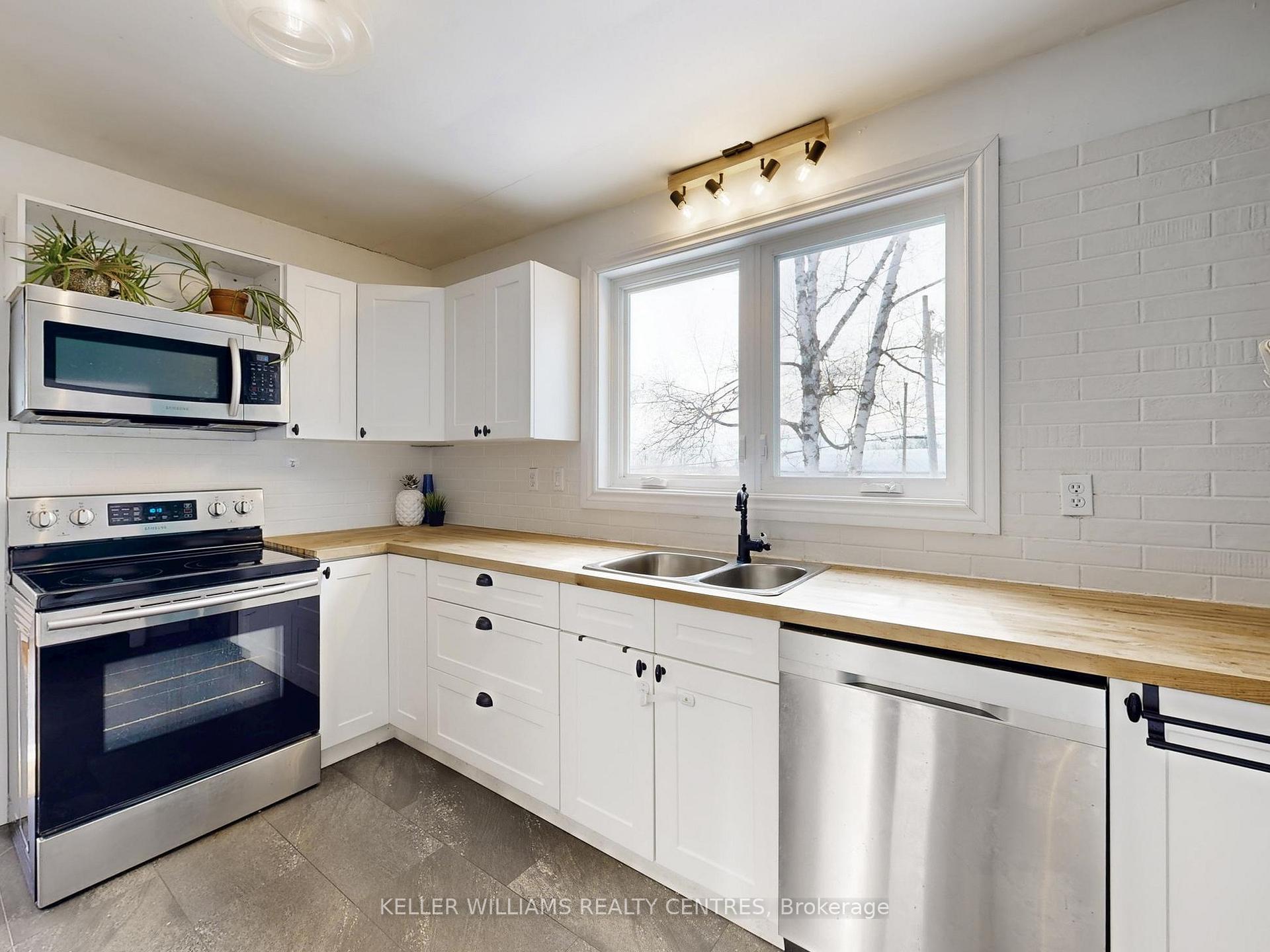 Photo 8 of 24 Goldie Drive, Orillia — HOMEH