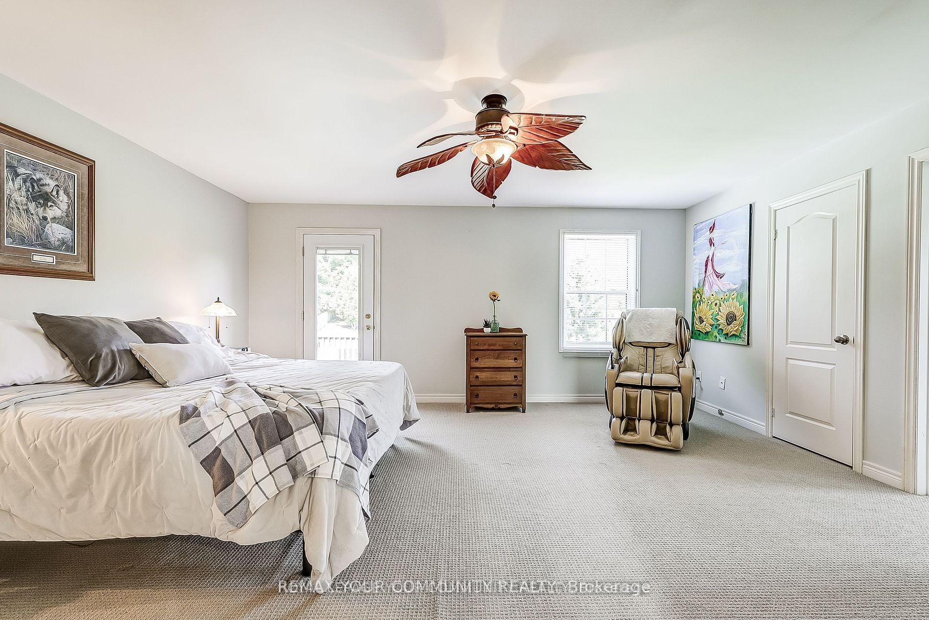 Photo 16 of 53 Bolton Drive, Uxbridge — HOMEH