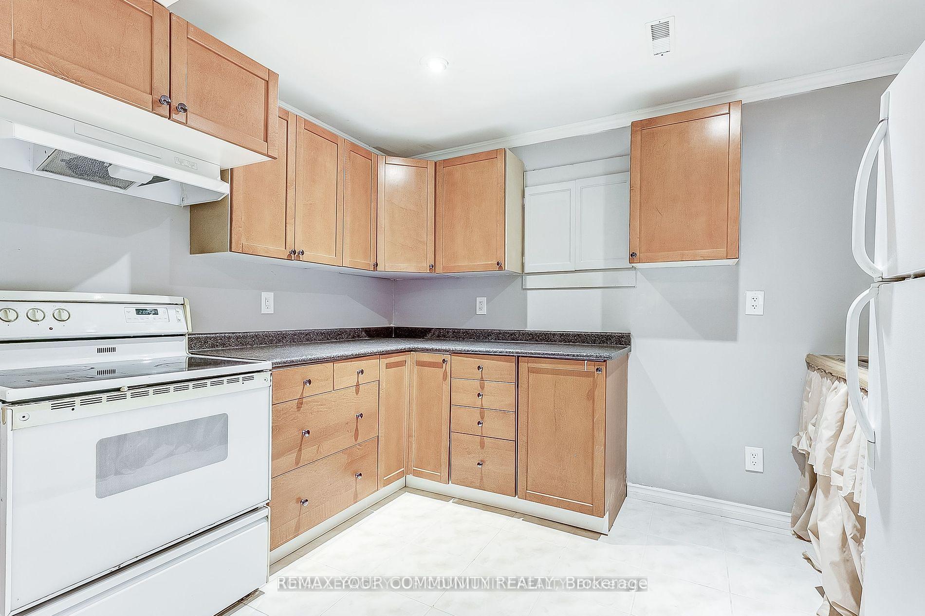 Photo 24 of 53 Bolton Drive, Uxbridge — HOMEH