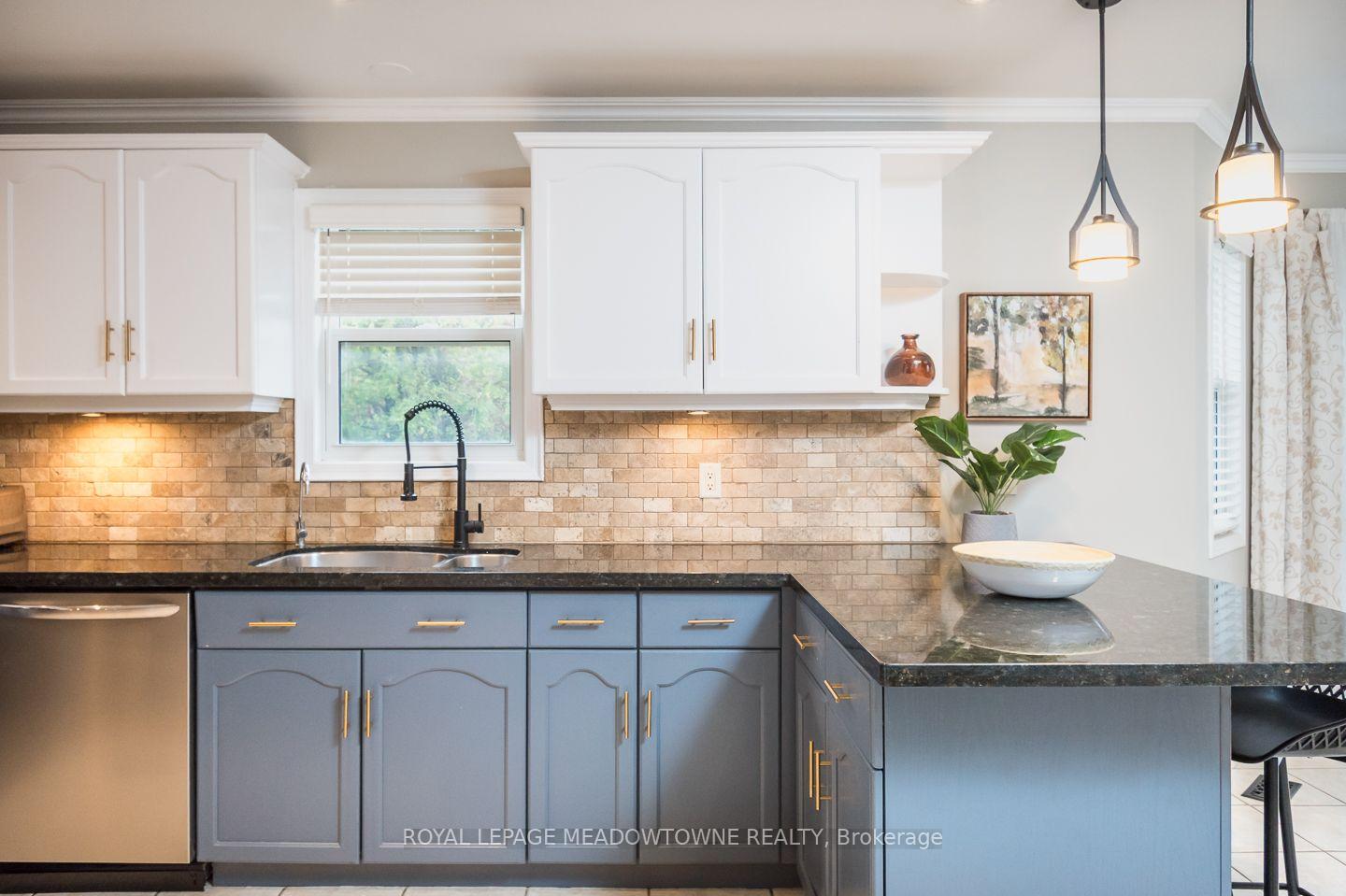 Photo 16 of 89 Dairy Drive, Halton Hills, Acton — HOMEH