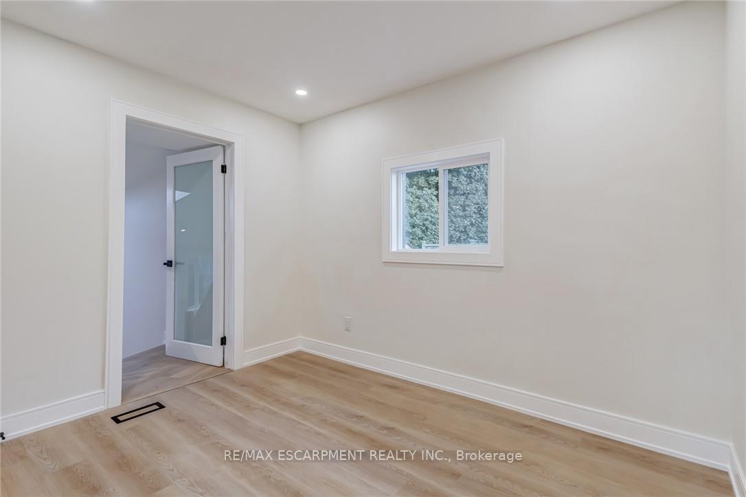 Photo 16 of 63 Hardale Crescent, Hamilton, Huntington — HOMEH