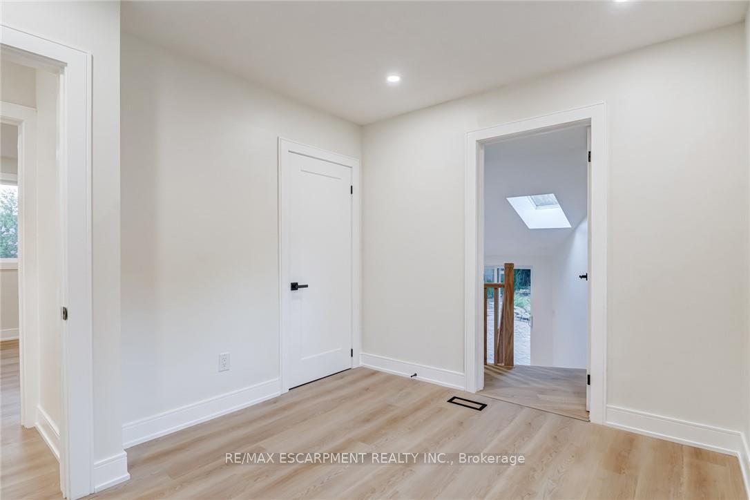 Photo 18 of 63 Hardale Crescent, Hamilton, Huntington — HOMEH