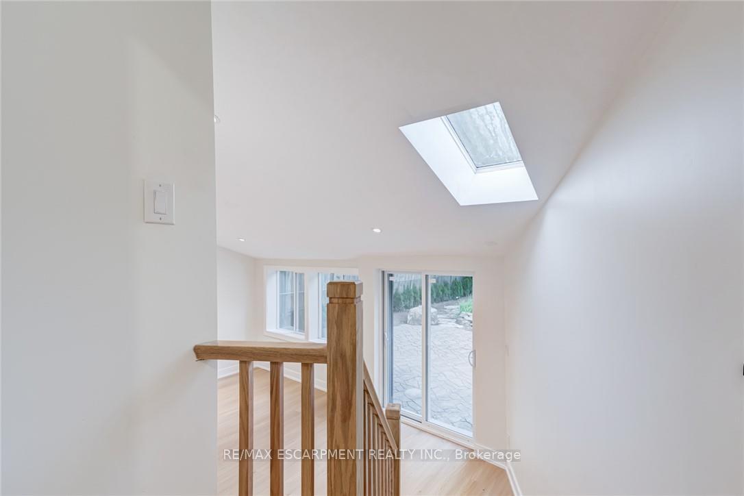 Photo 19 of 63 Hardale Crescent, Hamilton, Huntington — HOMEH