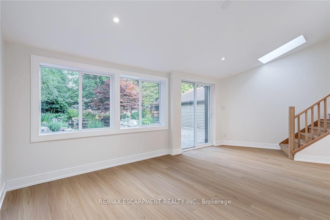 Photo 22 of 63 Hardale Crescent, Hamilton, Huntington — HOMEH