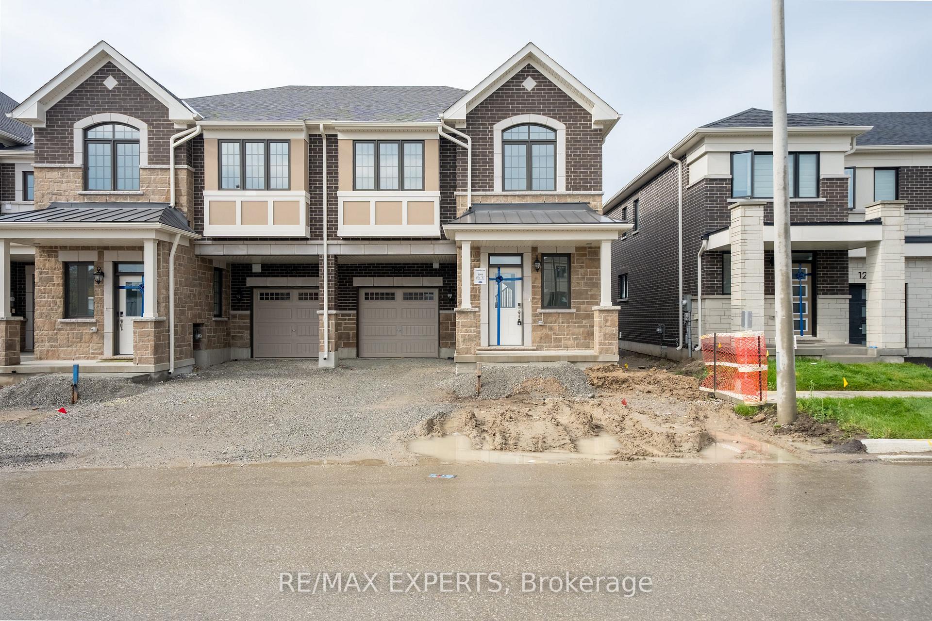 Photo 2 of 121 Vinewood Crescent, Barrie, Rural Barrie Southeast — HOMEH
