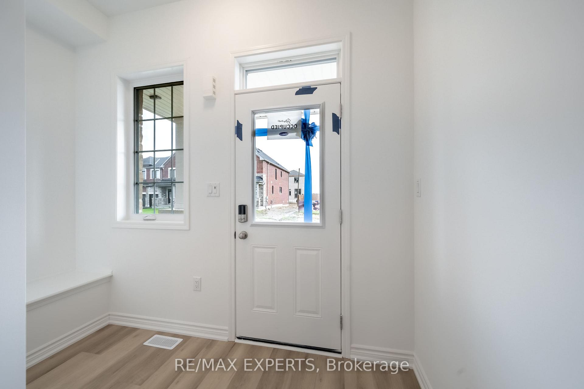 Photo 19 of 121 Vinewood Crescent, Barrie, Rural Barrie Southeast — HOMEH