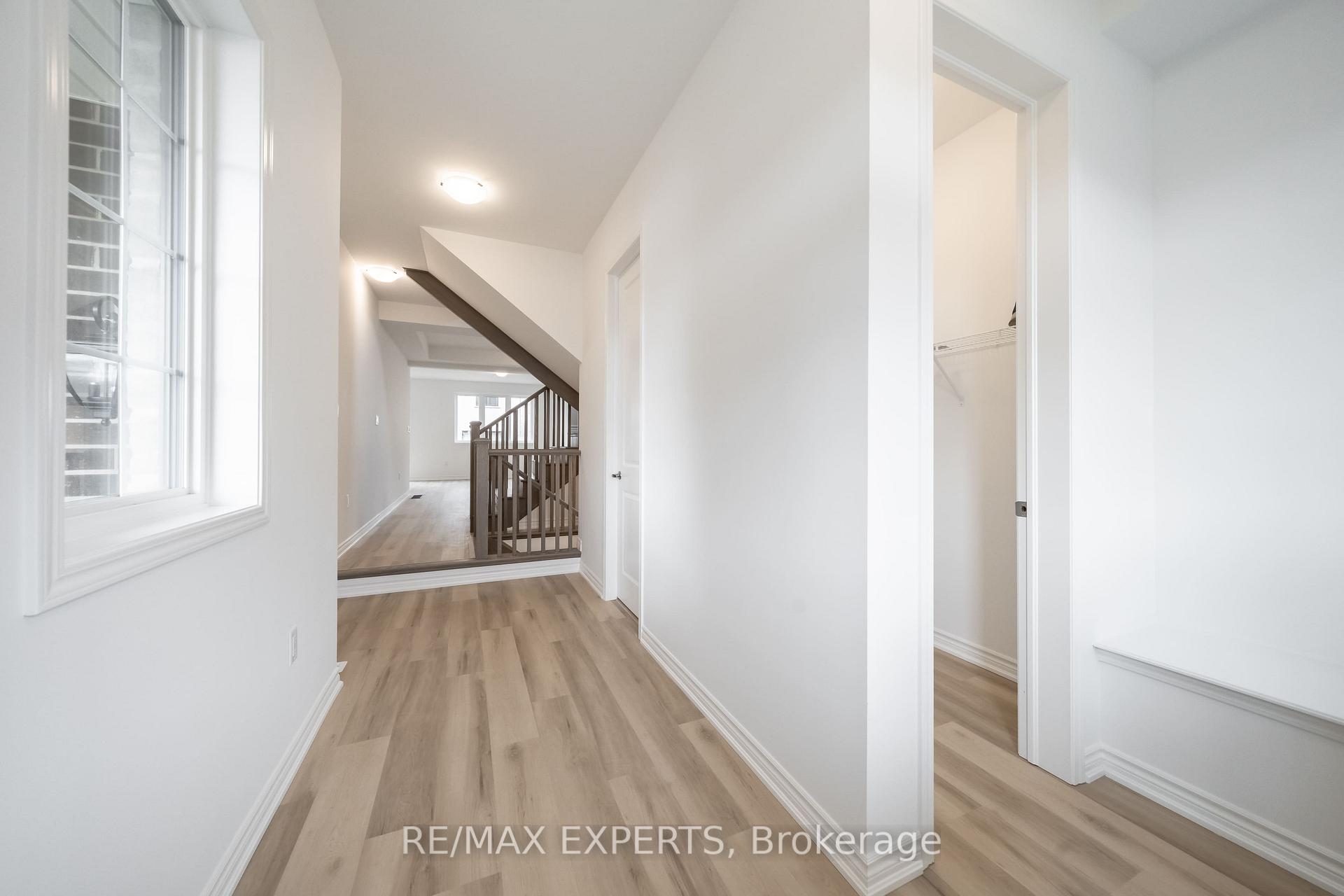 Photo 20 of 121 Vinewood Crescent, Barrie, Rural Barrie Southeast — HOMEH