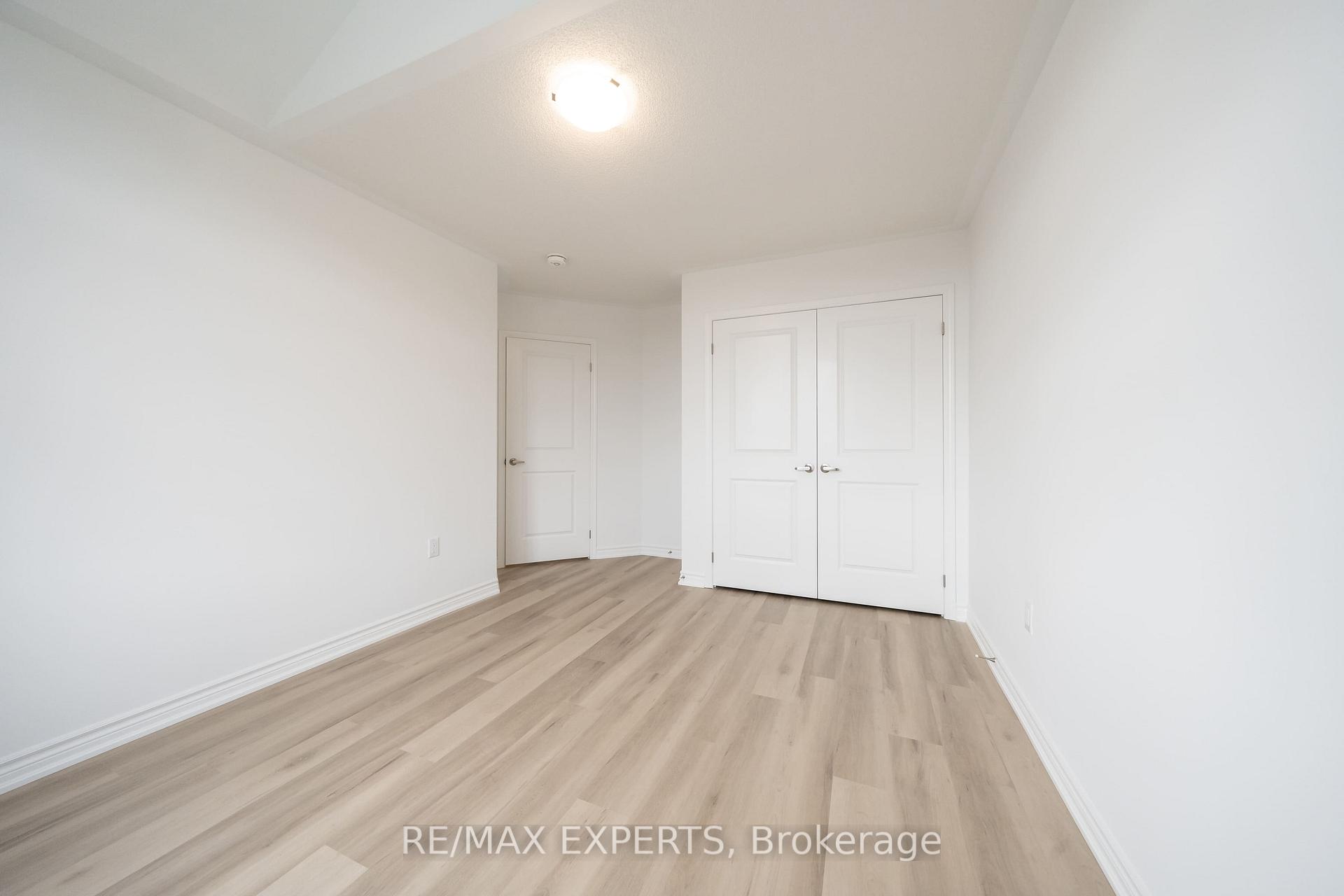 Photo 24 of 121 Vinewood Crescent, Barrie, Rural Barrie Southeast — HOMEH