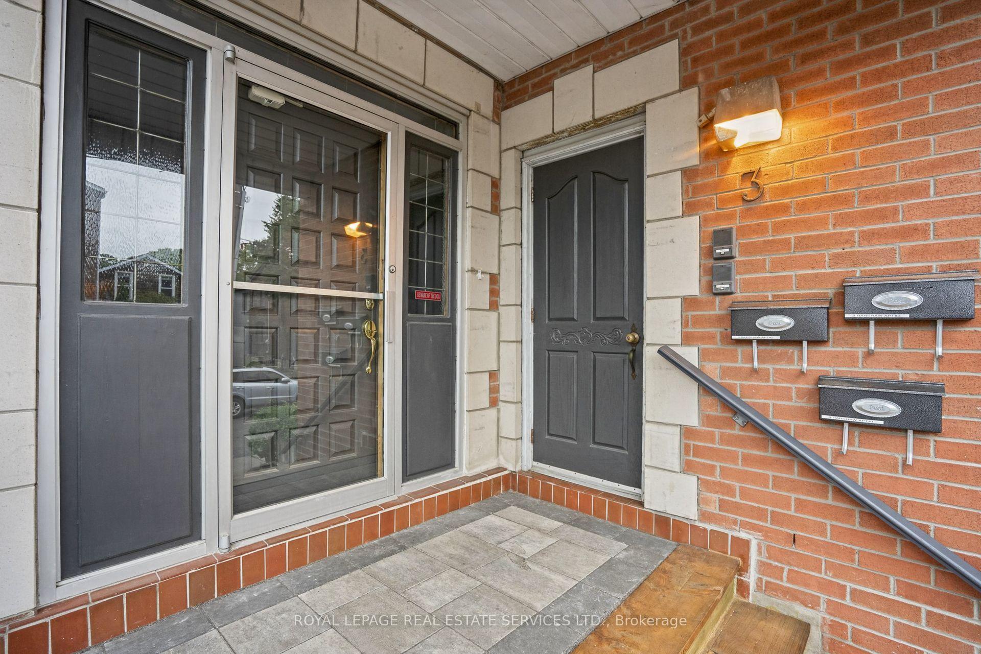Photo 4 of 3 Harshaw Avenue, Toronto, Runnymede-Bloor West Village — HOMEH