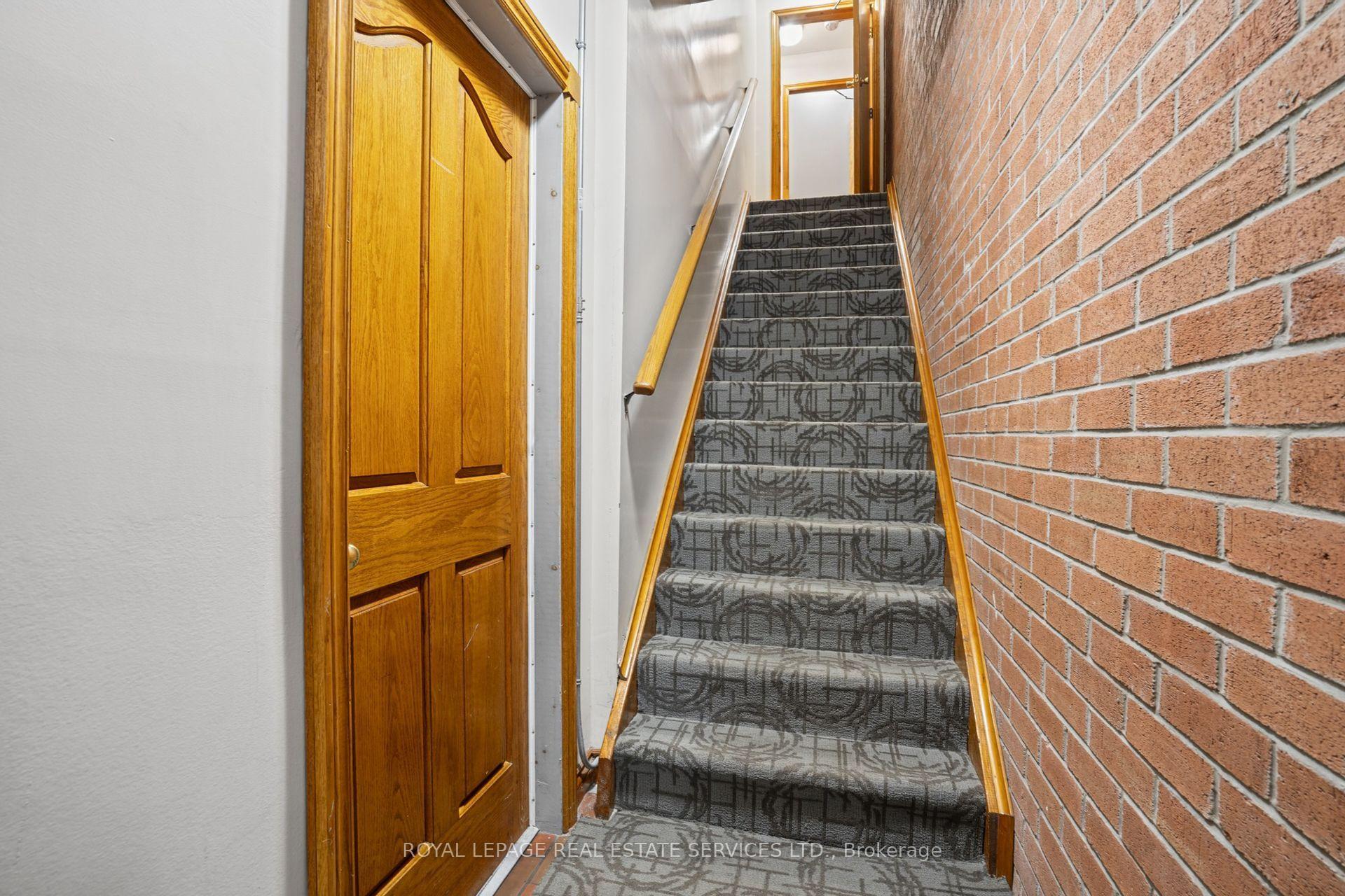 Photo 5 of 3 Harshaw Avenue, Toronto, Runnymede-Bloor West Village — HOMEH