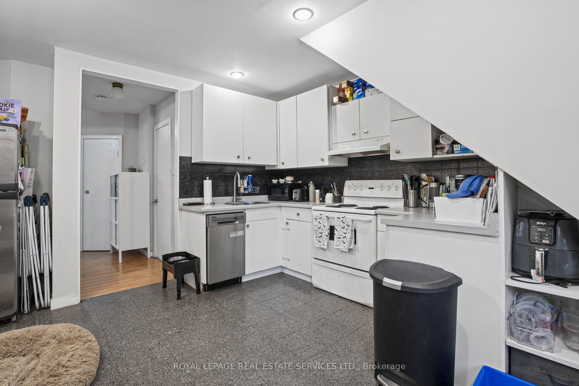 Photo 23 of 3 Harshaw Avenue, Toronto, Runnymede-Bloor West Village — HOMEH
