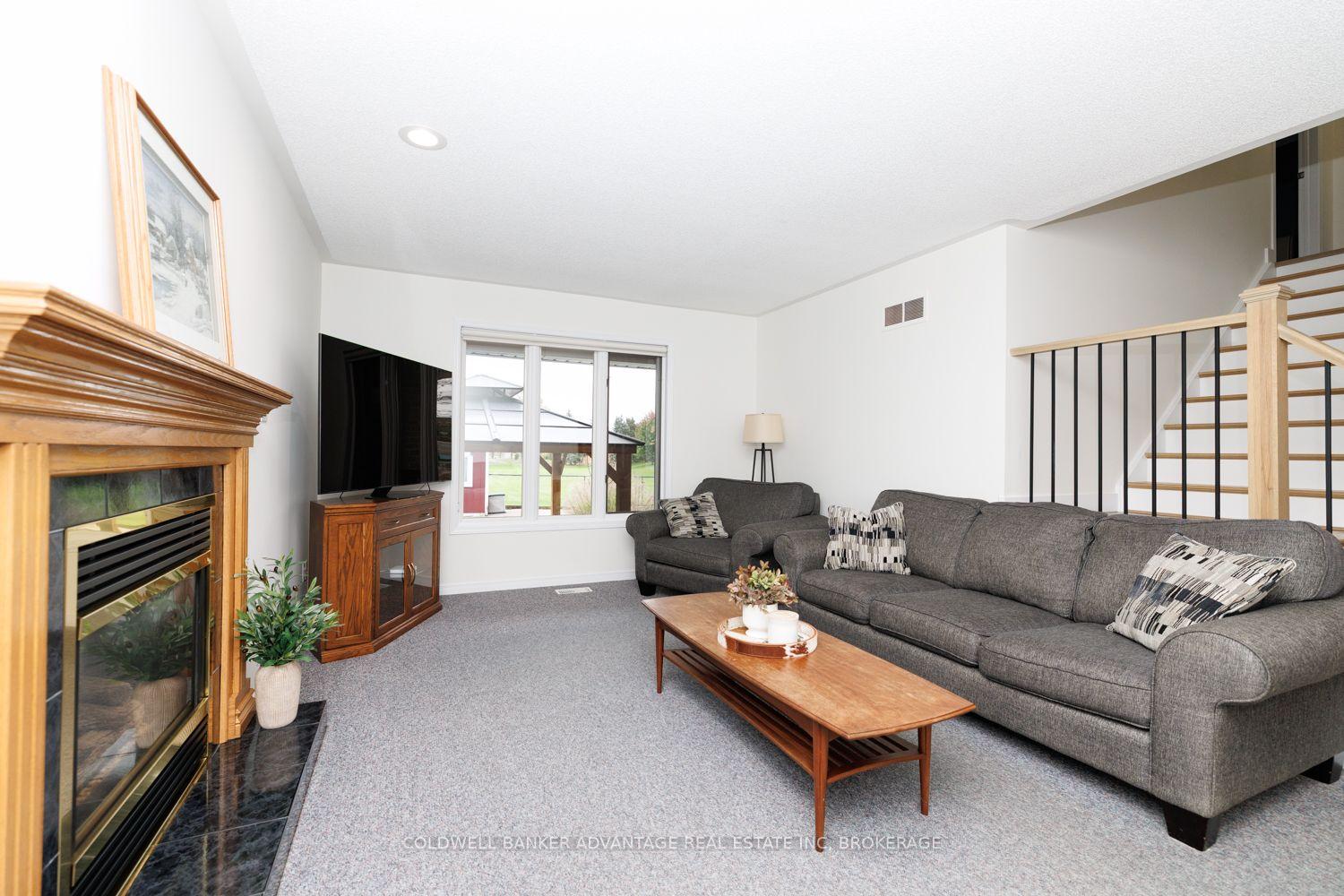 Photo 8 of 105 Wellandvale Drive, Welland, N. Welland — HOMEH