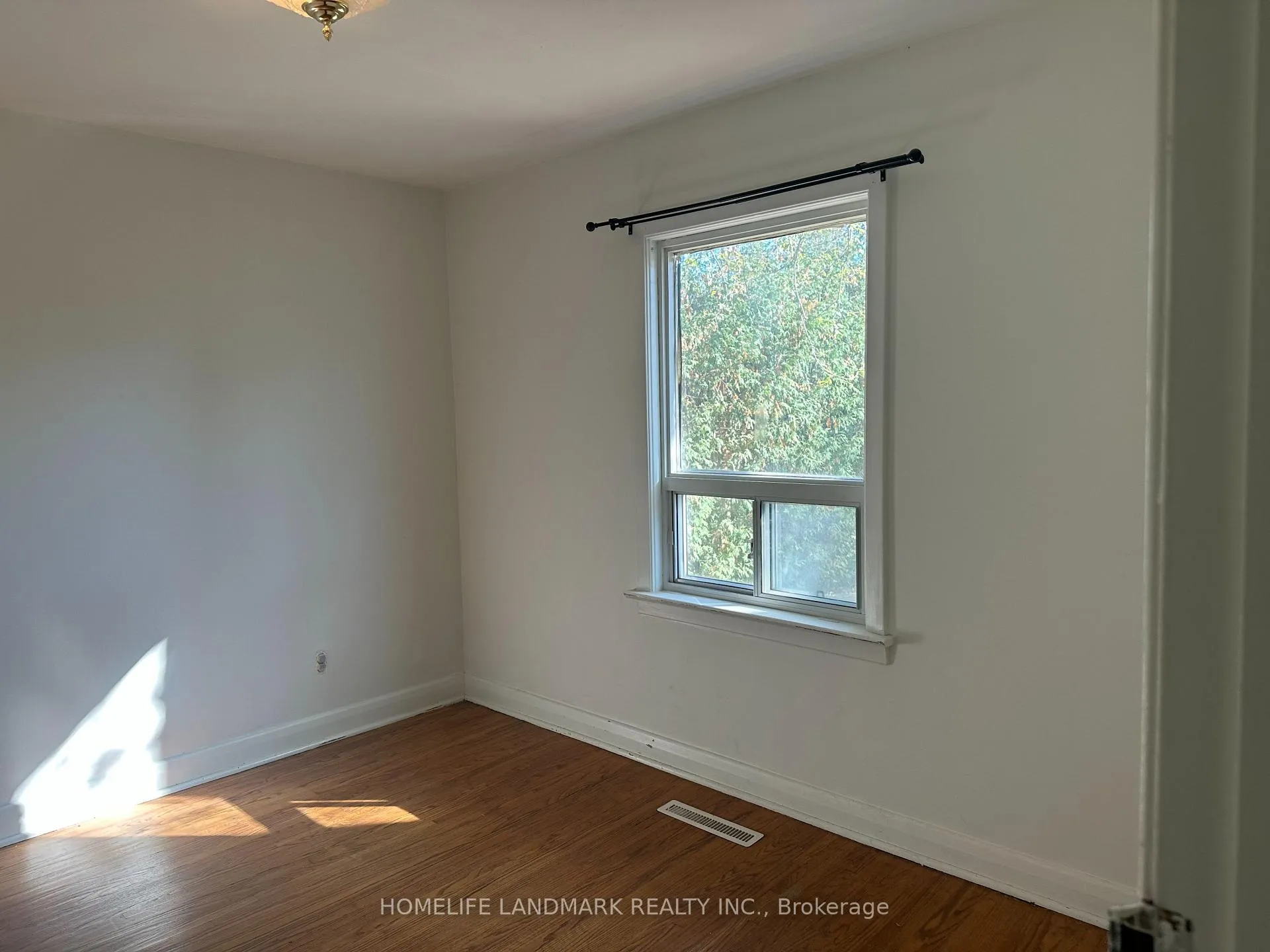 Photo 14 of 29 Nipigon Avenue, North York, Newtonbrook East — HOMEH