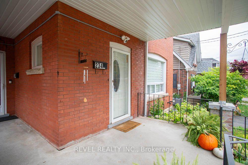 Photo 4 of Unit Upper, 234 Sheridan Street, Brantford, East Ward — HOMEH