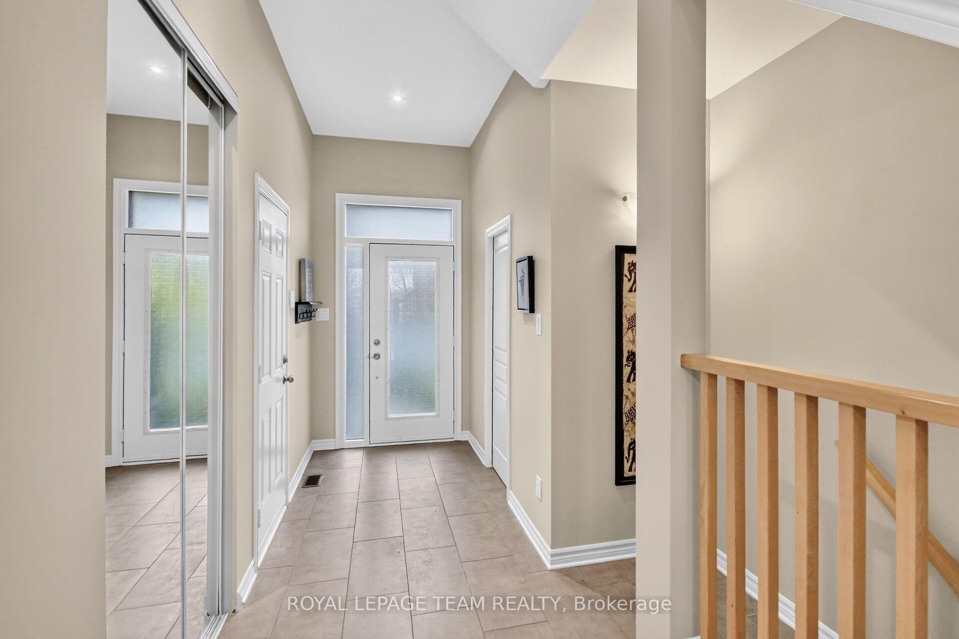 Photo 3 of 166 Mattingly Way, Ottawa, Riverside South/Gloucester Glen — HOMEH