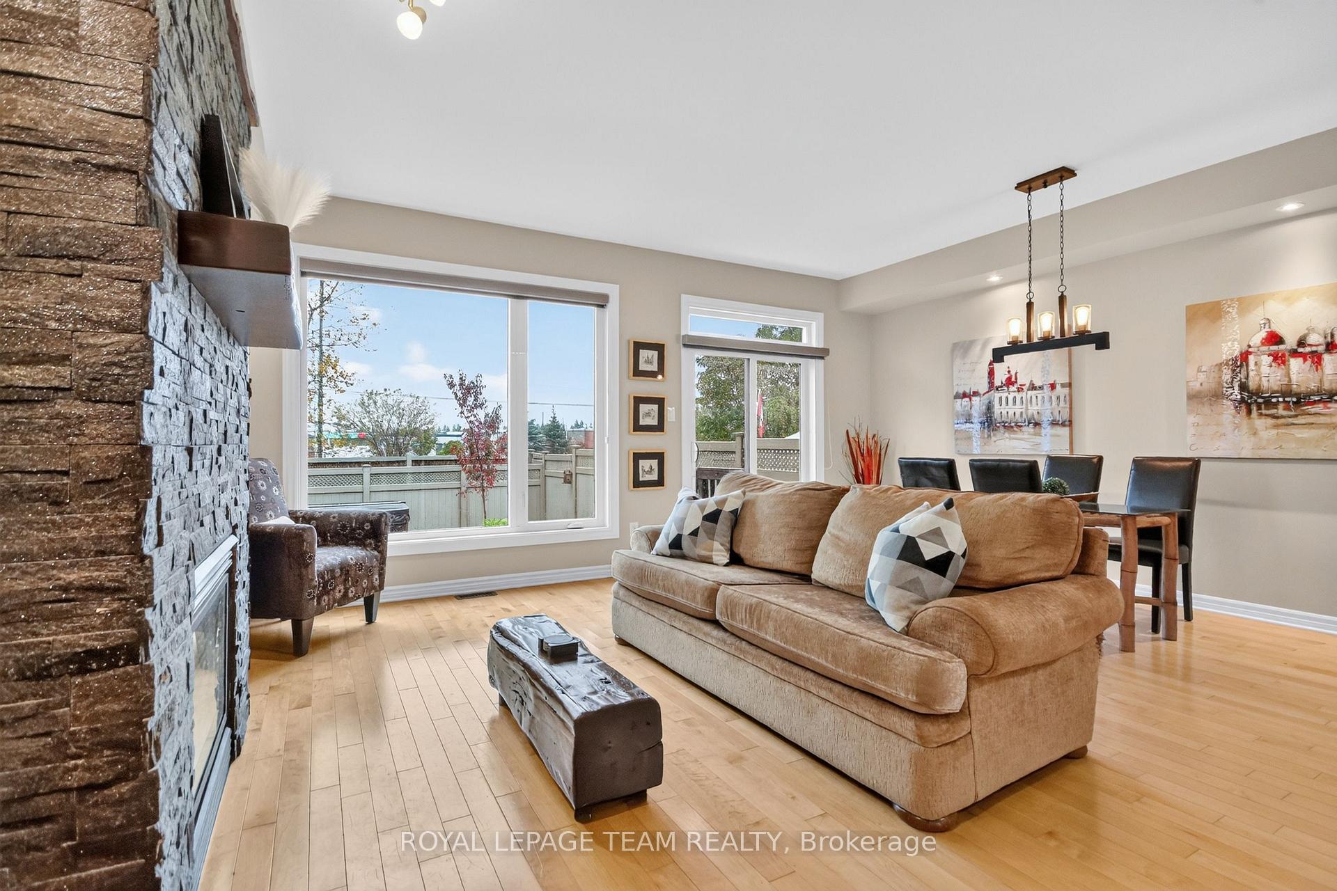 Photo 6 of 166 Mattingly Way, Ottawa, Riverside South/Gloucester Glen — HOMEH