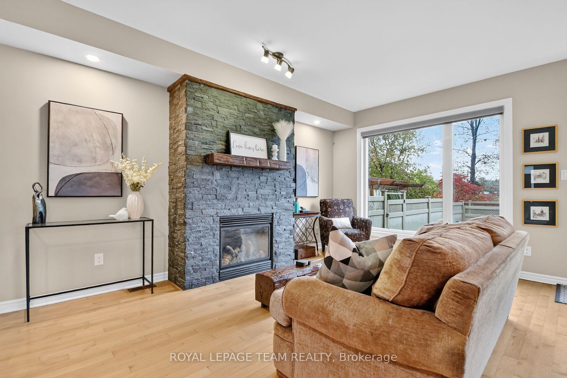 Photo 5 of 166 Mattingly Way, Ottawa, Riverside South/Gloucester Glen — HOMEH