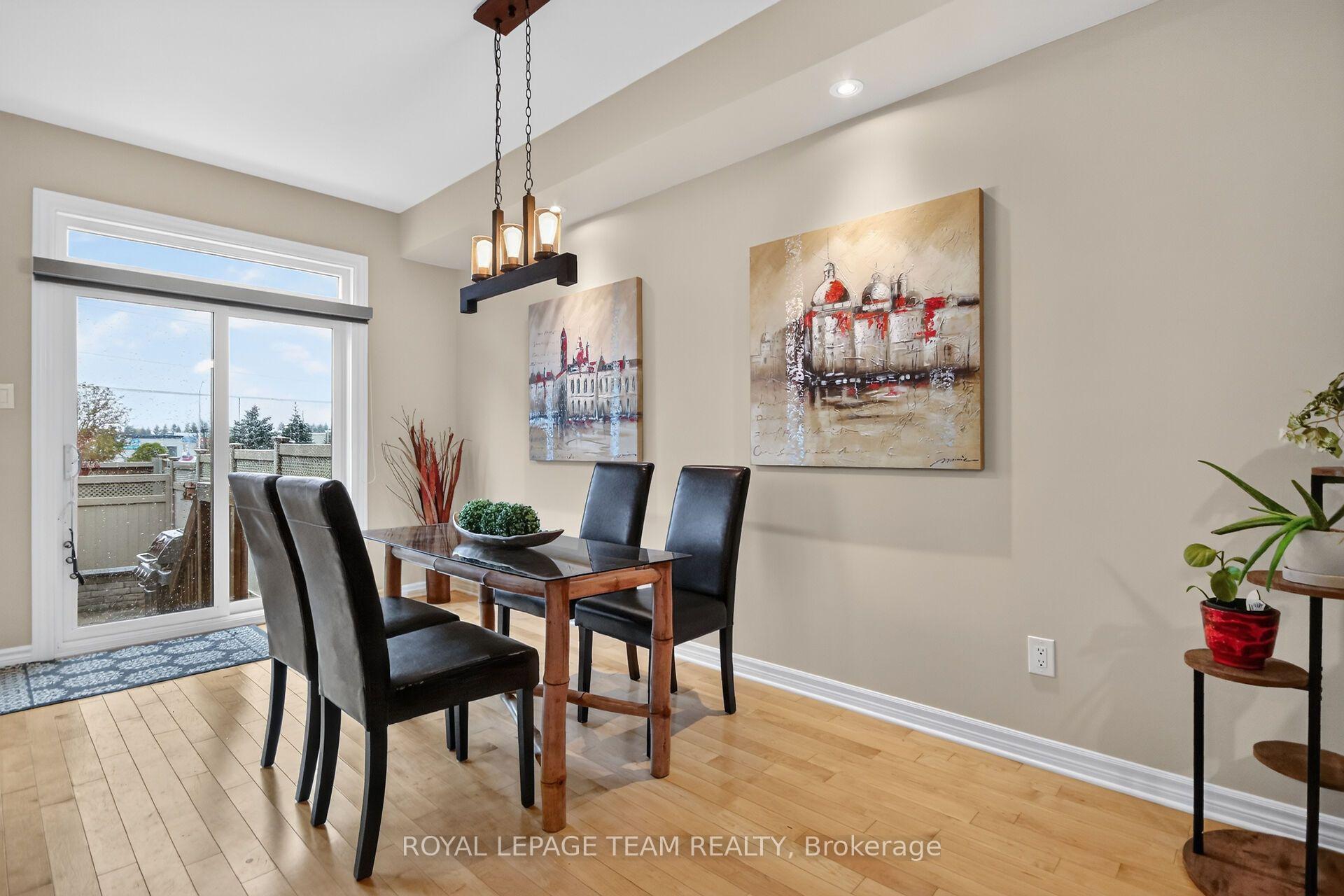Photo 9 of 166 Mattingly Way, Ottawa, Riverside South/Gloucester Glen — HOMEH