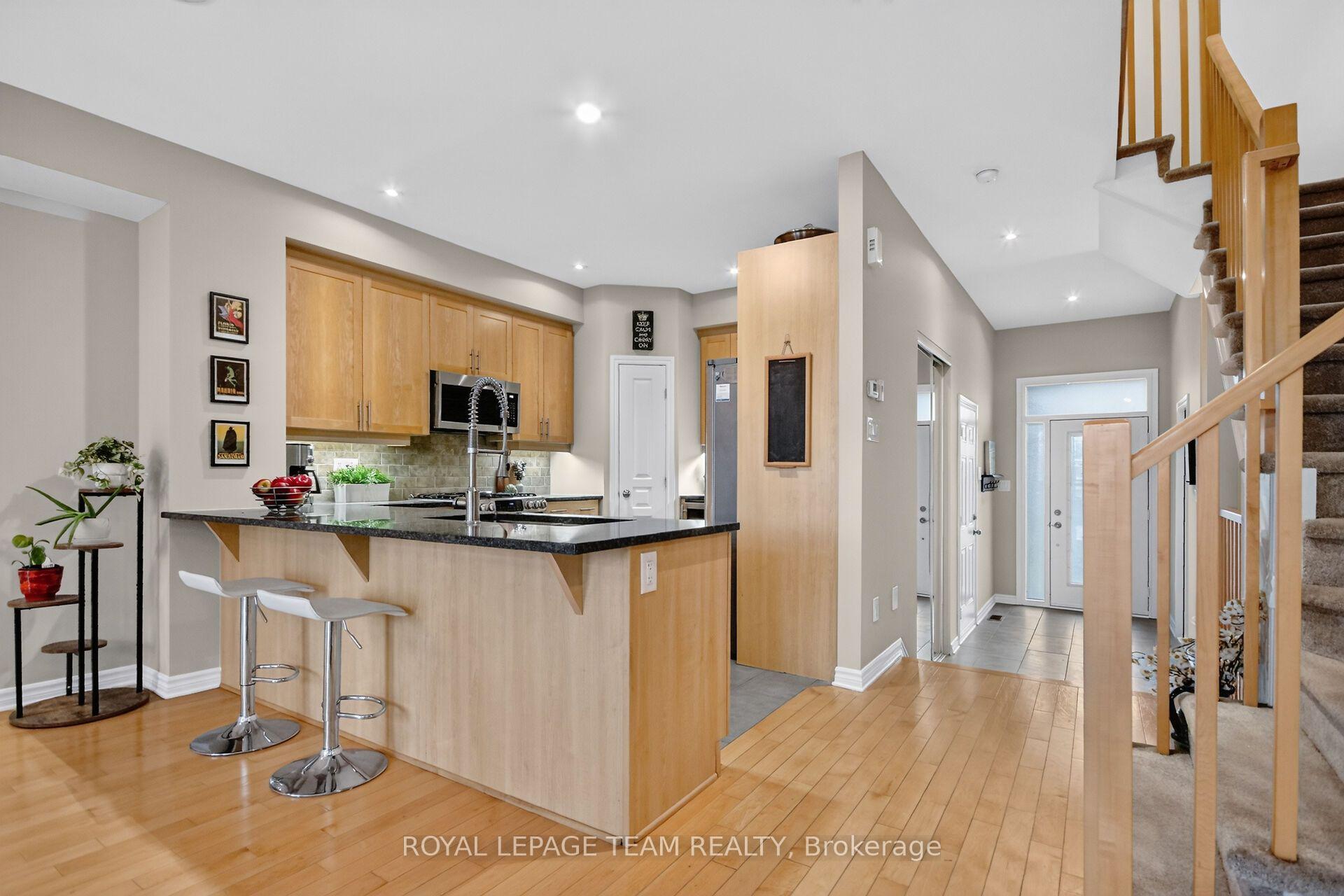 Photo 10 of 166 Mattingly Way, Ottawa, Riverside South/Gloucester Glen — HOMEH