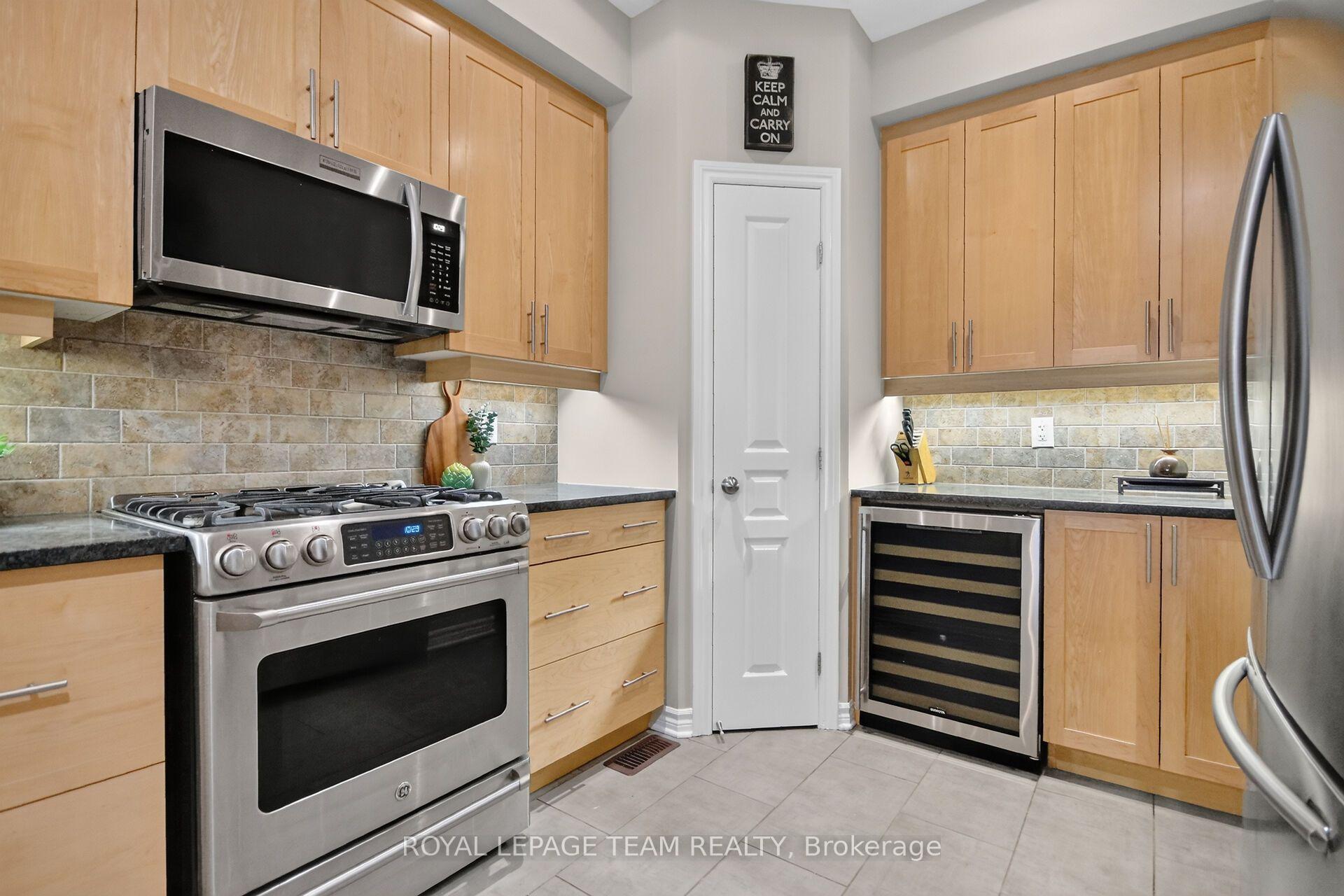 Photo 11 of 166 Mattingly Way, Ottawa, Riverside South/Gloucester Glen — HOMEH