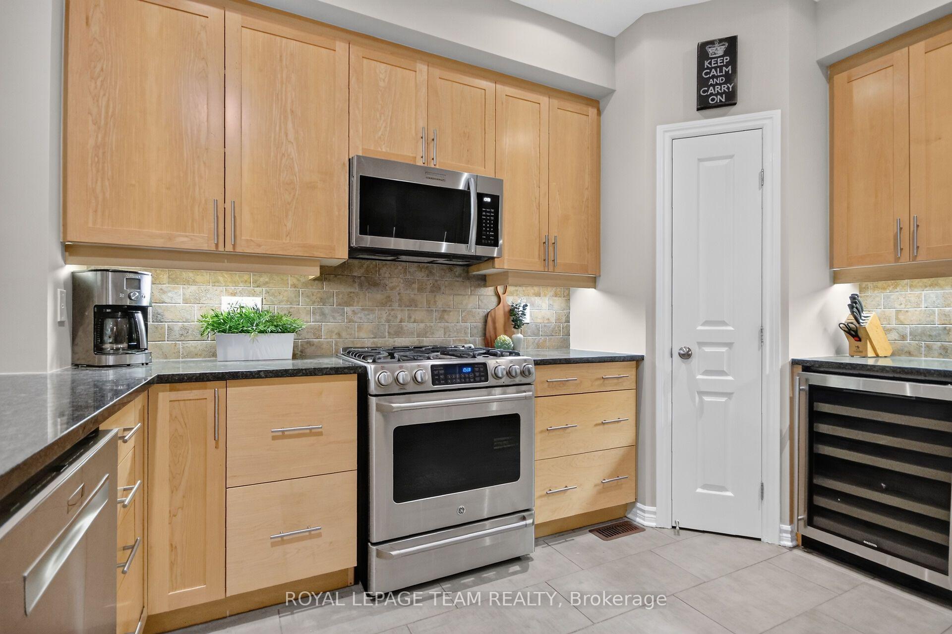 Photo 12 of 166 Mattingly Way, Ottawa, Riverside South/Gloucester Glen — HOMEH