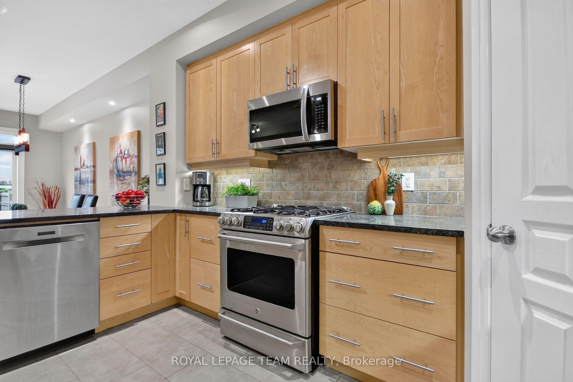 Photo 13 of 166 Mattingly Way, Ottawa, Riverside South/Gloucester Glen — HOMEH