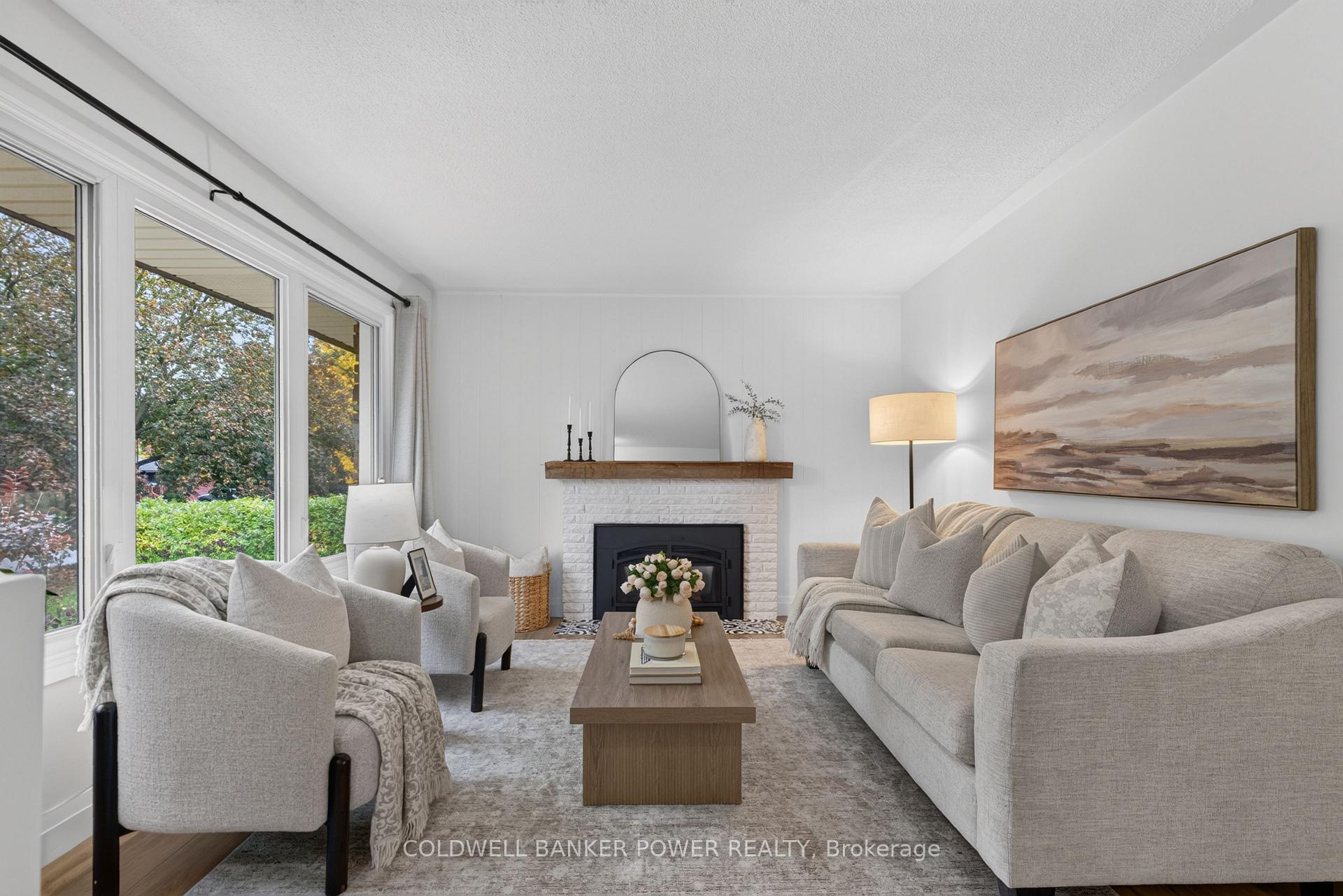 Photo 7 of 34 Algonquin Crescent, London, East O — HOMEH