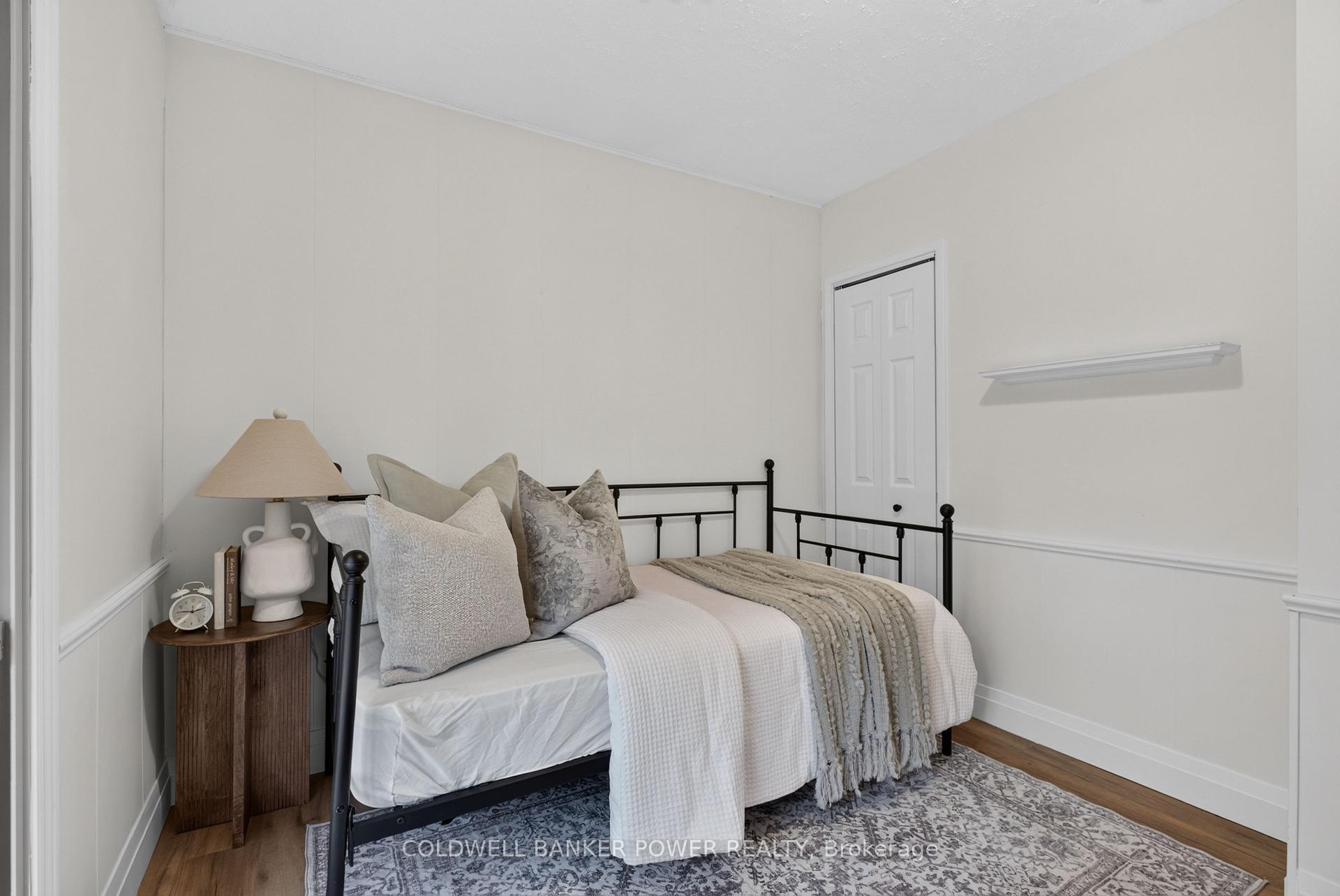 Photo 23 of 34 Algonquin Crescent, London, East O — HOMEH