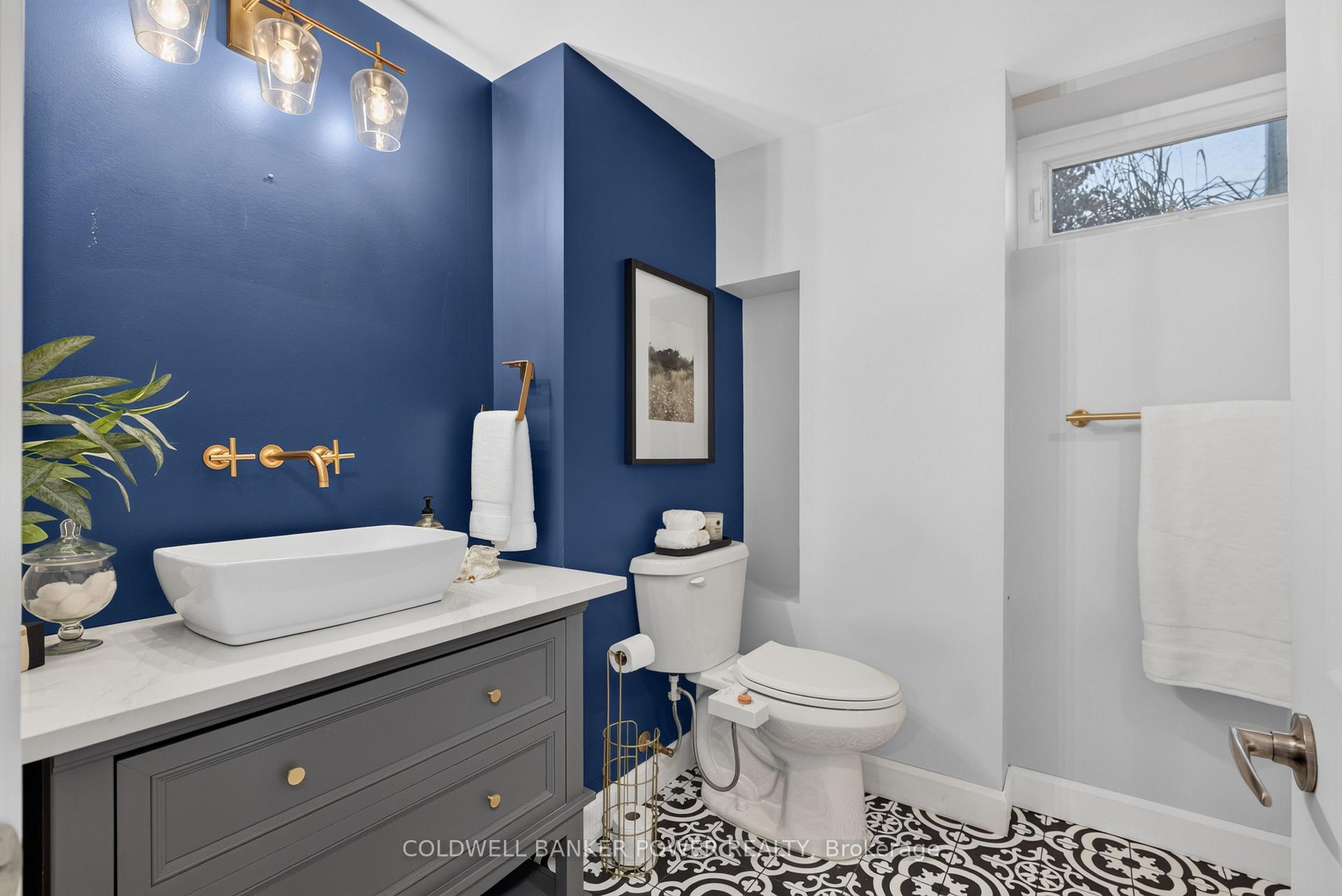 Photo 30 of 34 Algonquin Crescent, London, East O — HOMEH