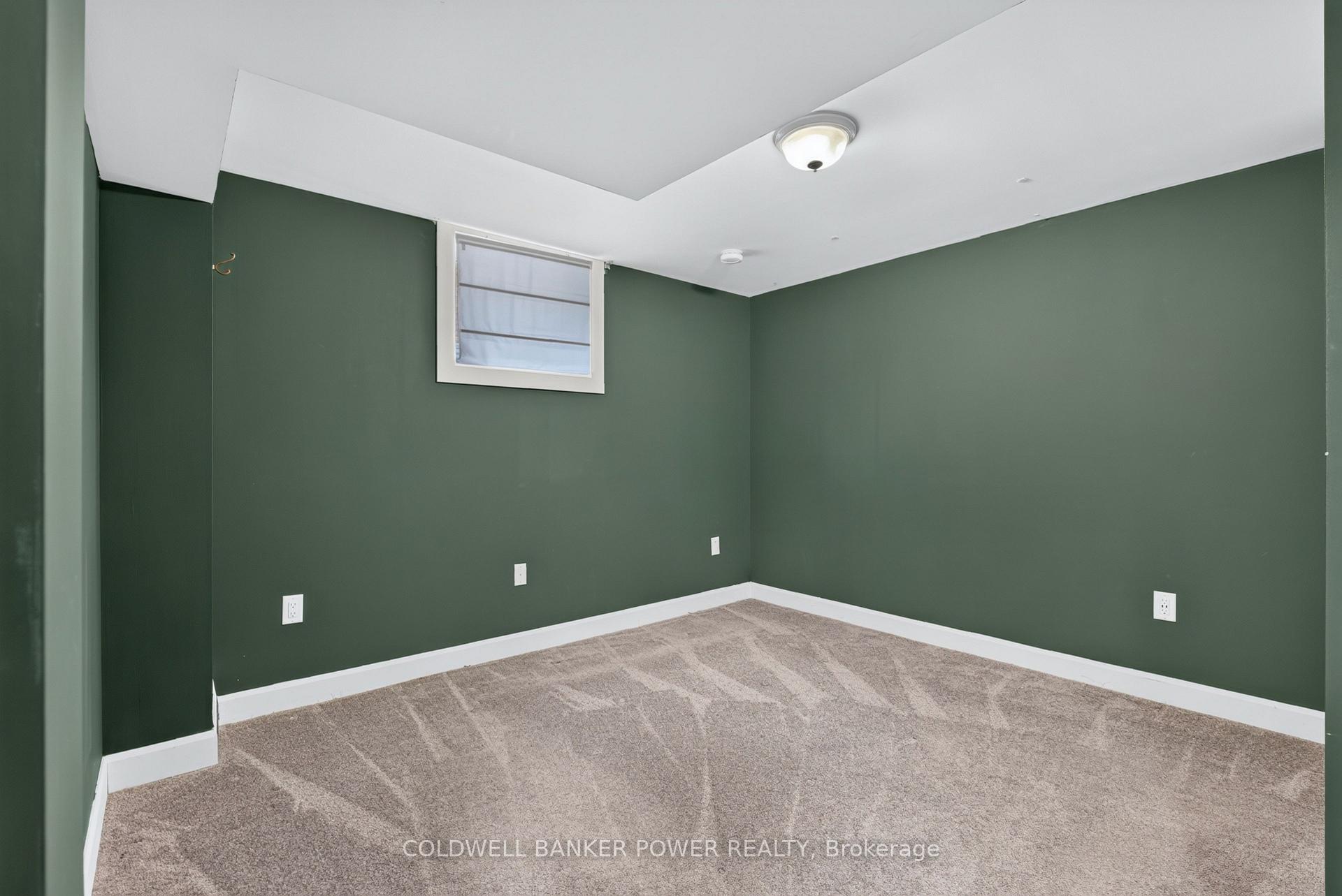 Photo 32 of 34 Algonquin Crescent, London, East O — HOMEH