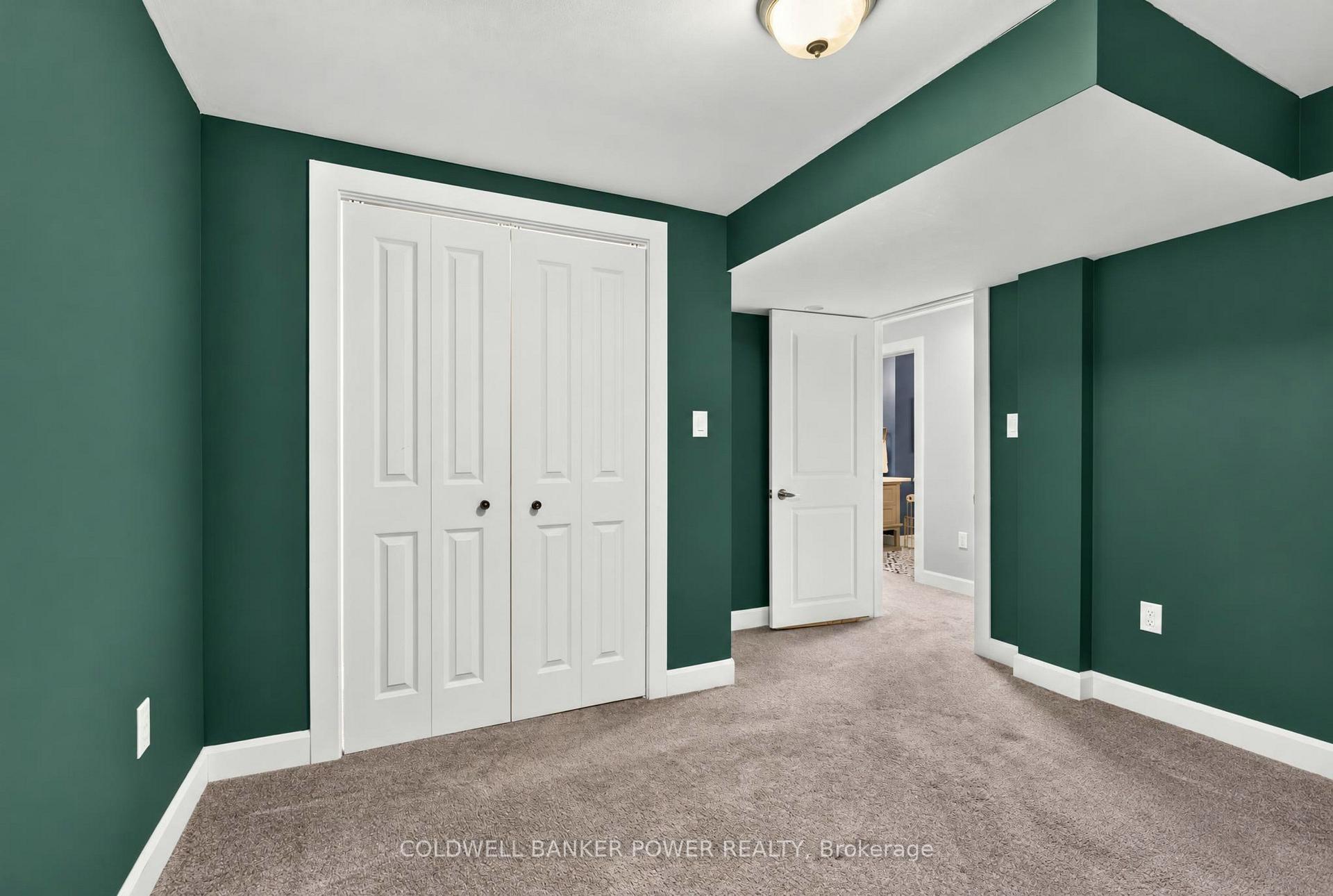 Photo 33 of 34 Algonquin Crescent, London, East O — HOMEH