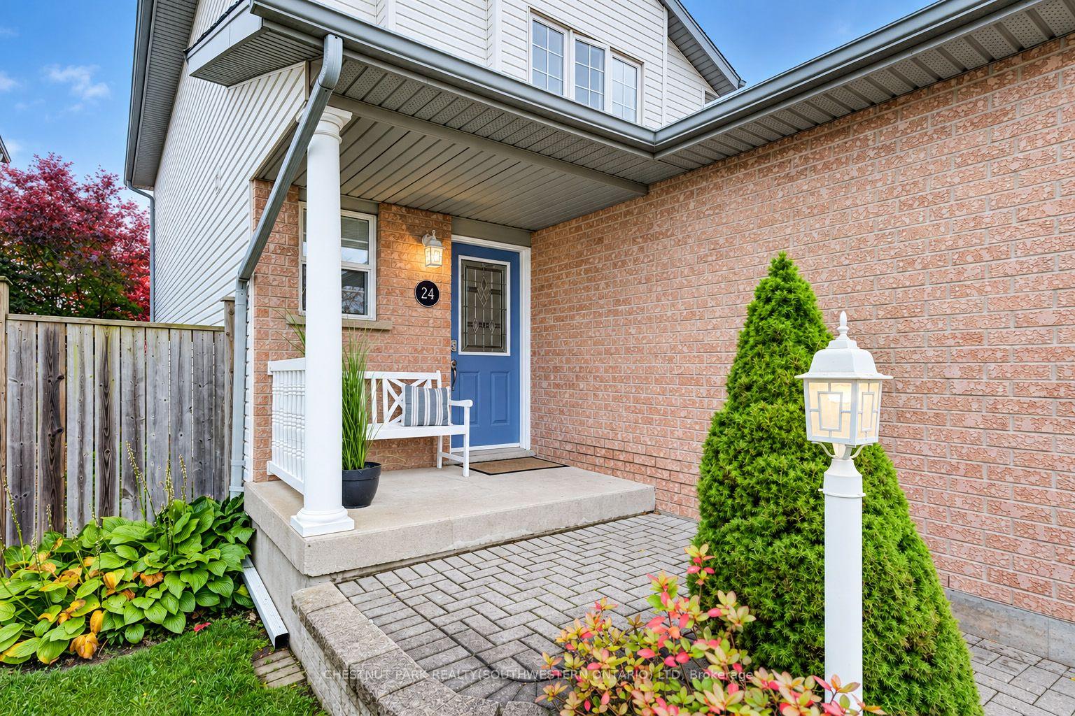 Photo 3 of 24 White Sands Court, Kitchener, Laurentian Hills/Country Hills W — HOMEH