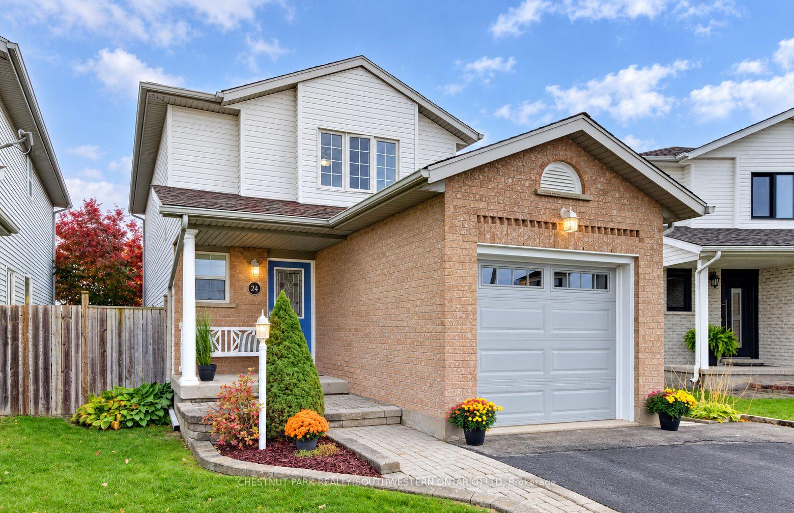 Photo 4 of 24 White Sands Court, Kitchener, Laurentian Hills/Country Hills W — HOMEH