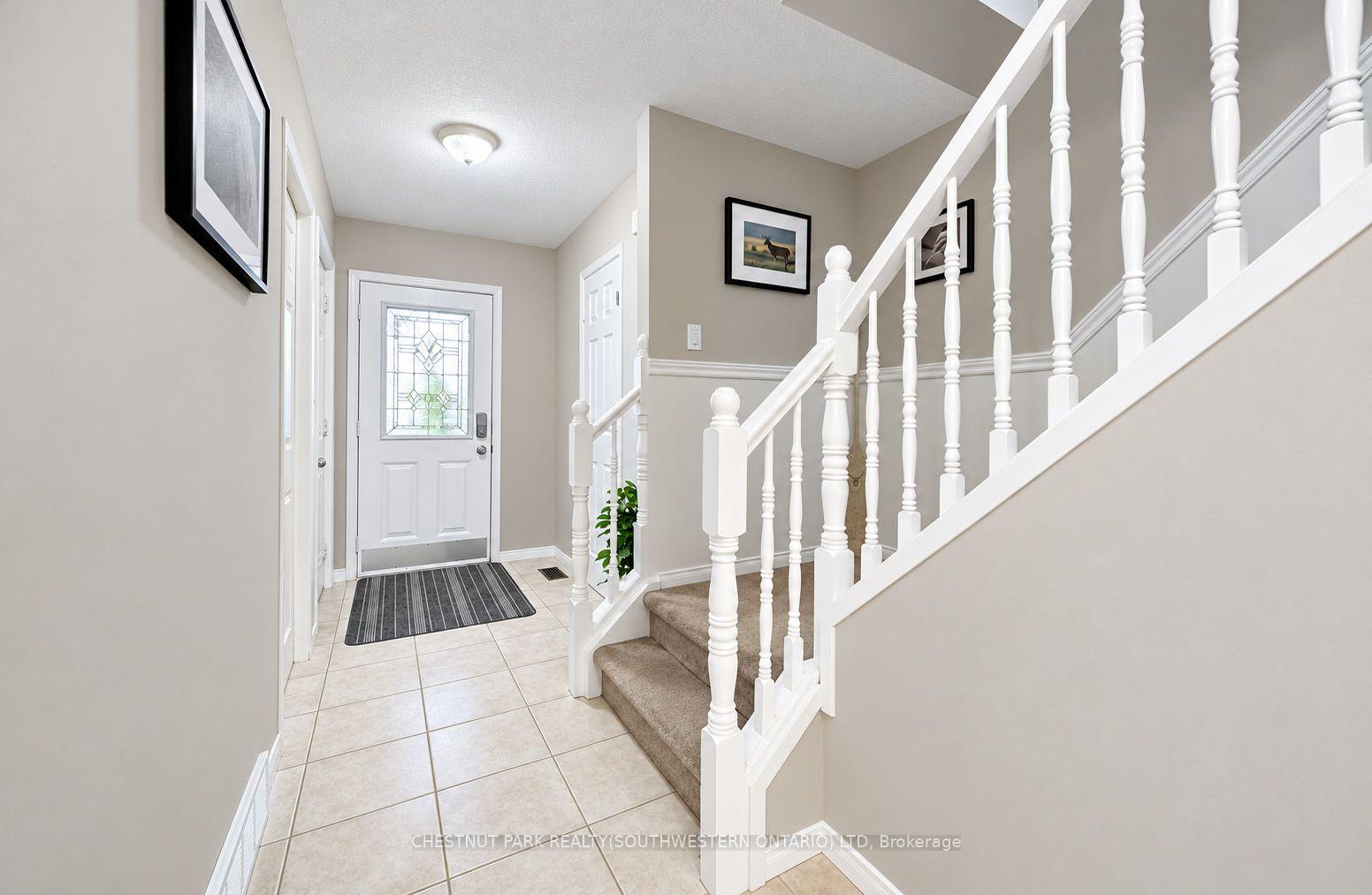 Photo 5 of 24 White Sands Court, Kitchener, Laurentian Hills/Country Hills W — HOMEH