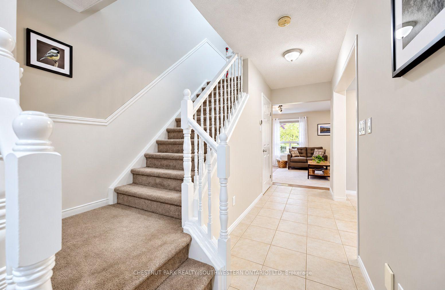 Photo 6 of 24 White Sands Court, Kitchener, Laurentian Hills/Country Hills W — HOMEH