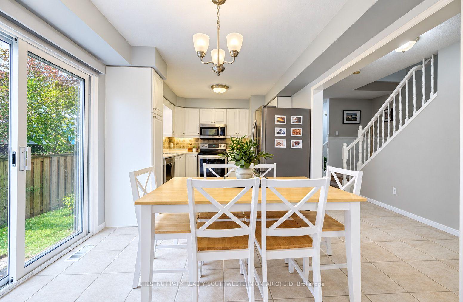 Photo 9 of 24 White Sands Court, Kitchener, Laurentian Hills/Country Hills W — HOMEH
