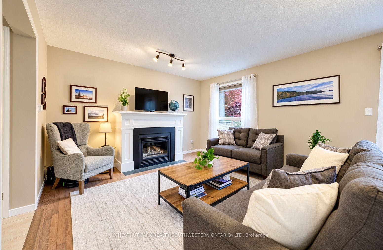 Photo 14 of 24 White Sands Court, Kitchener, Laurentian Hills/Country Hills W — HOMEH