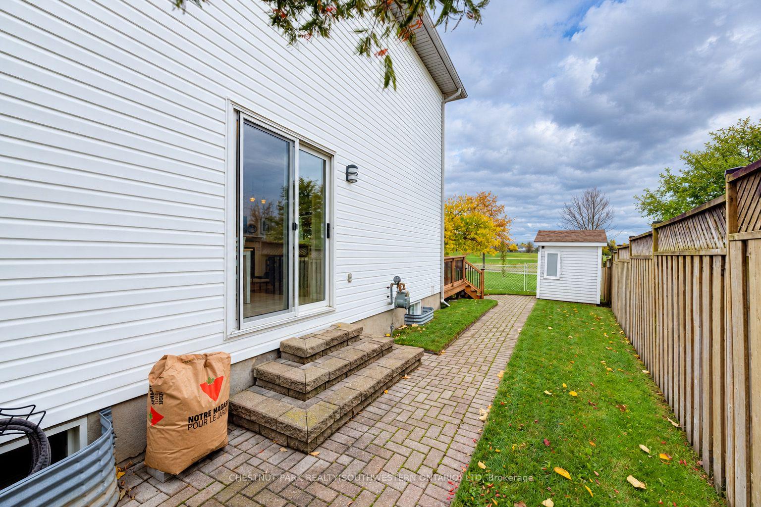 Photo 30 of 24 White Sands Court, Kitchener, Laurentian Hills/Country Hills W — HOMEH