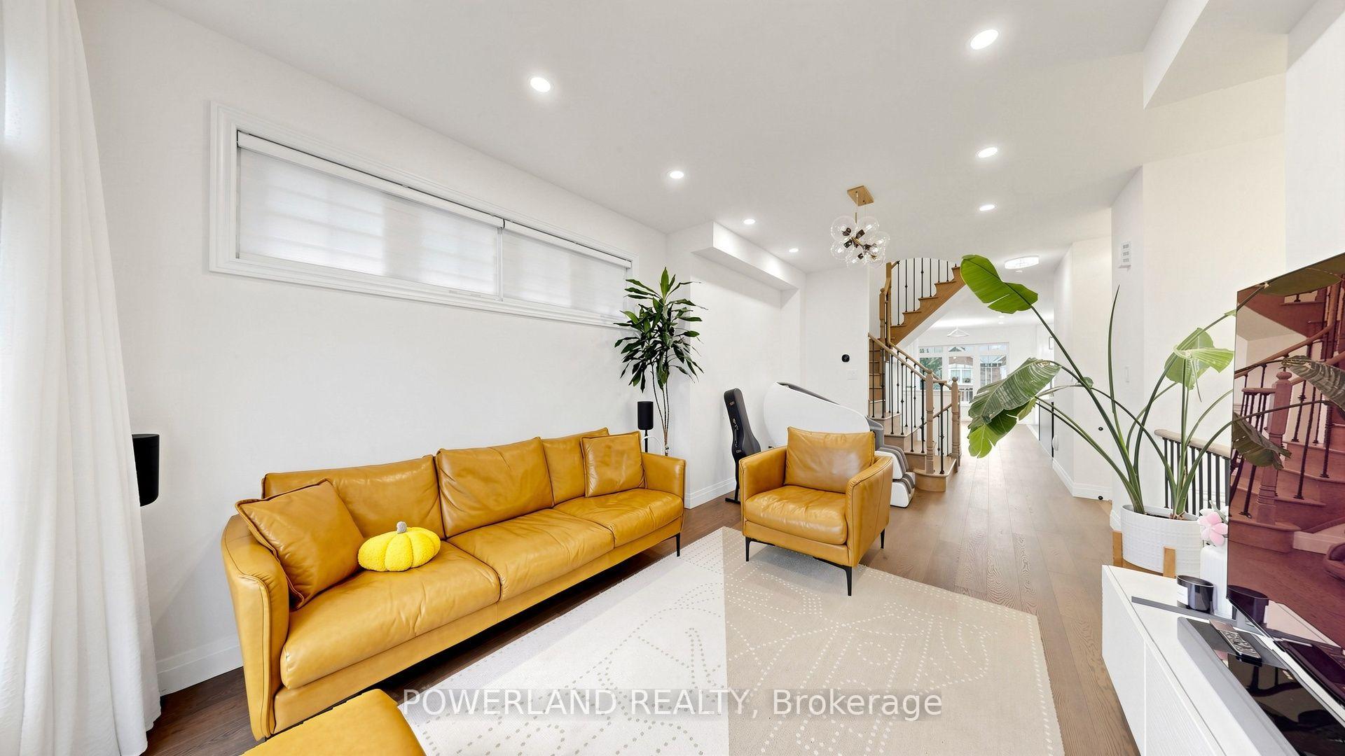 Photo 3 of 259 Dundas Way, Markham, Greensborough — HOMEH