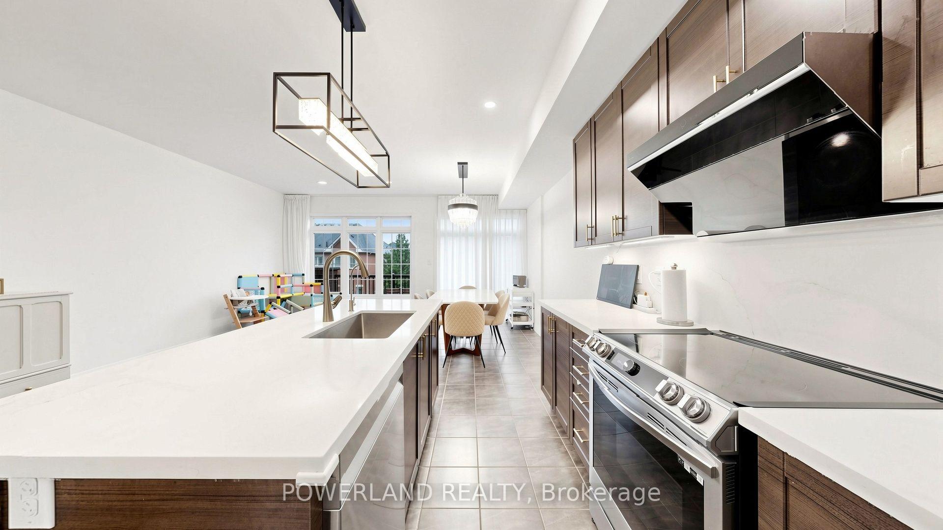 Photo 5 of 259 Dundas Way, Markham, Greensborough — HOMEH