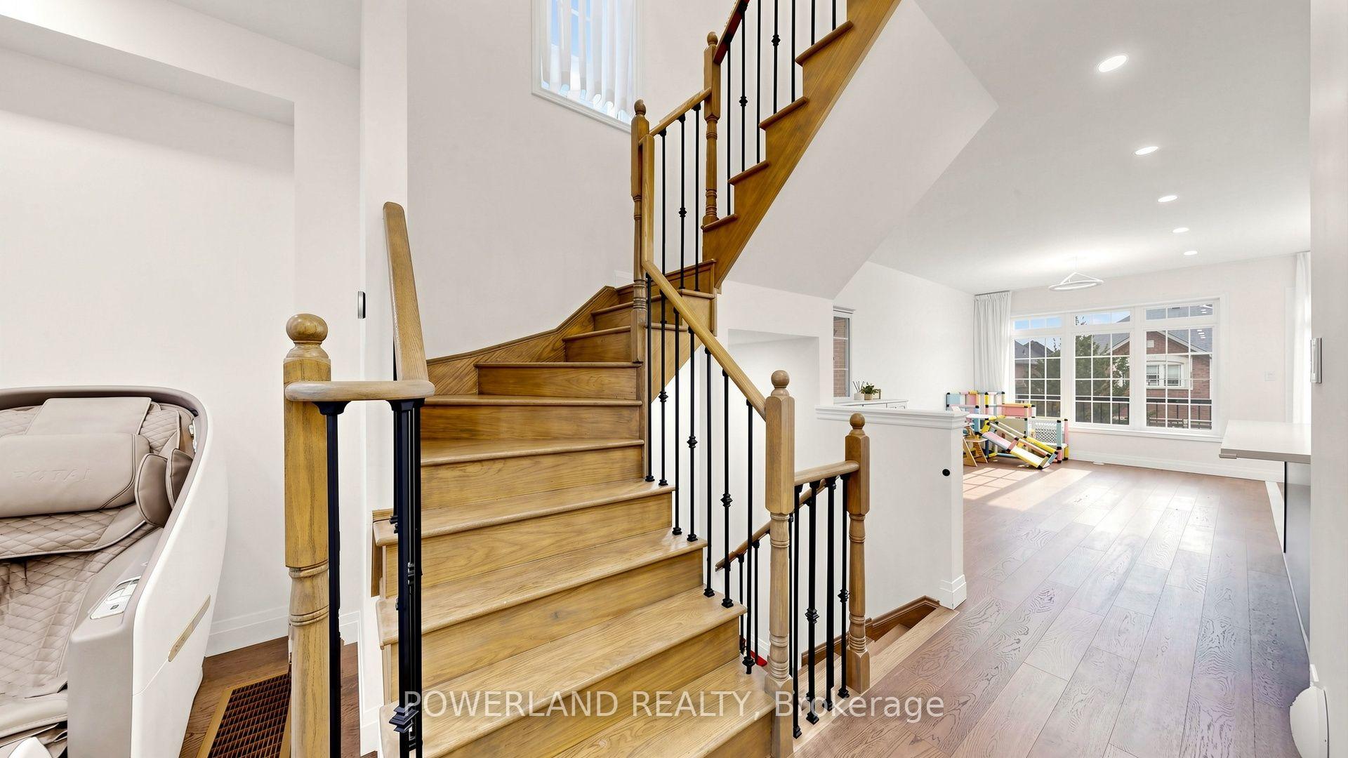 Photo 13 of 259 Dundas Way, Markham, Greensborough — HOMEH
