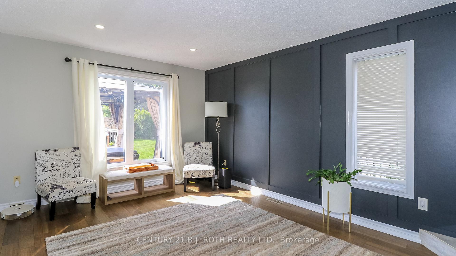 Photo 6 of 61 Barwick Drive W, Barrie, West Bayfield — HOMEH