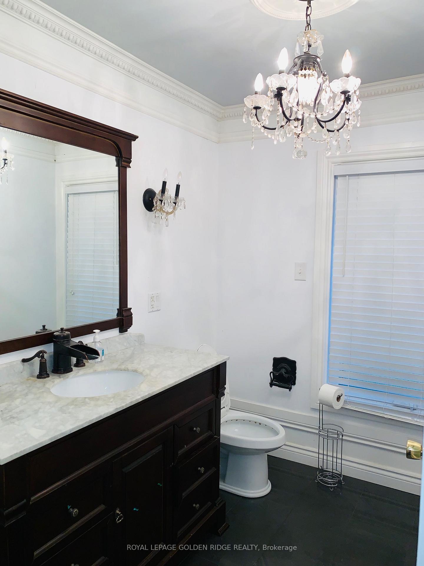 Photo 9 of 121 Castle Crescent, Oakville, Ford — HOMEH