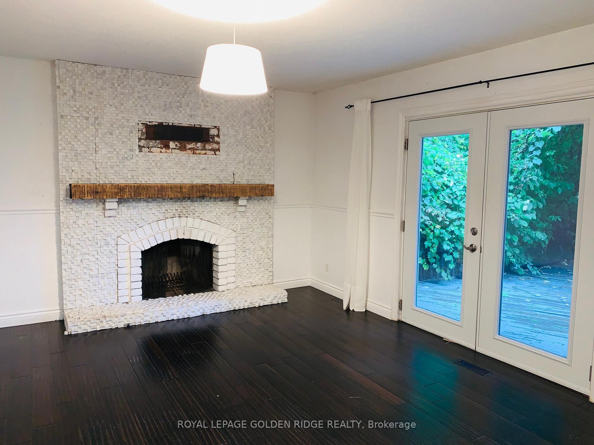 Photo 10 of 121 Castle Crescent, Oakville, Ford — HOMEH
