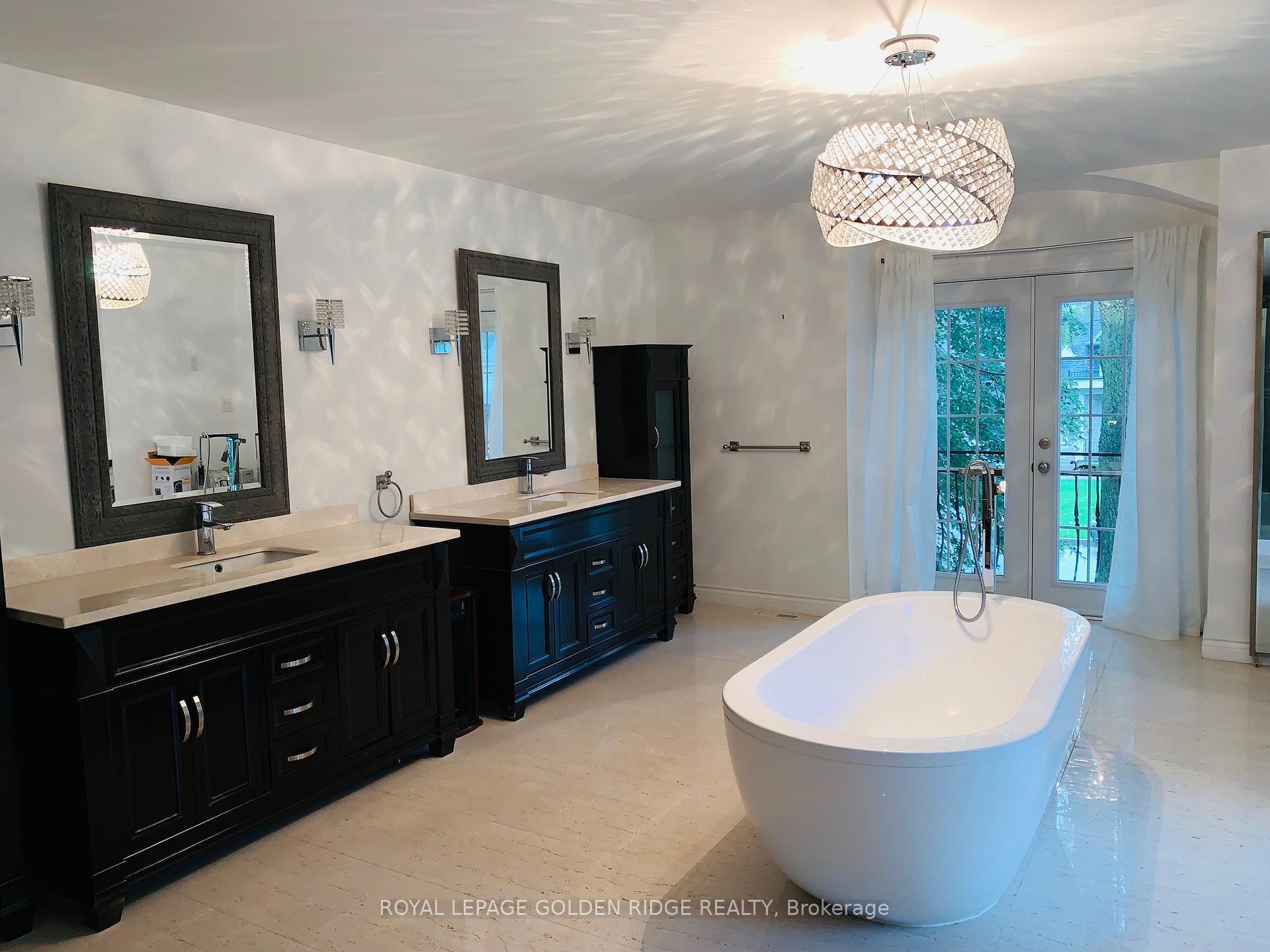 Photo 11 of 121 Castle Crescent, Oakville, Ford — HOMEH