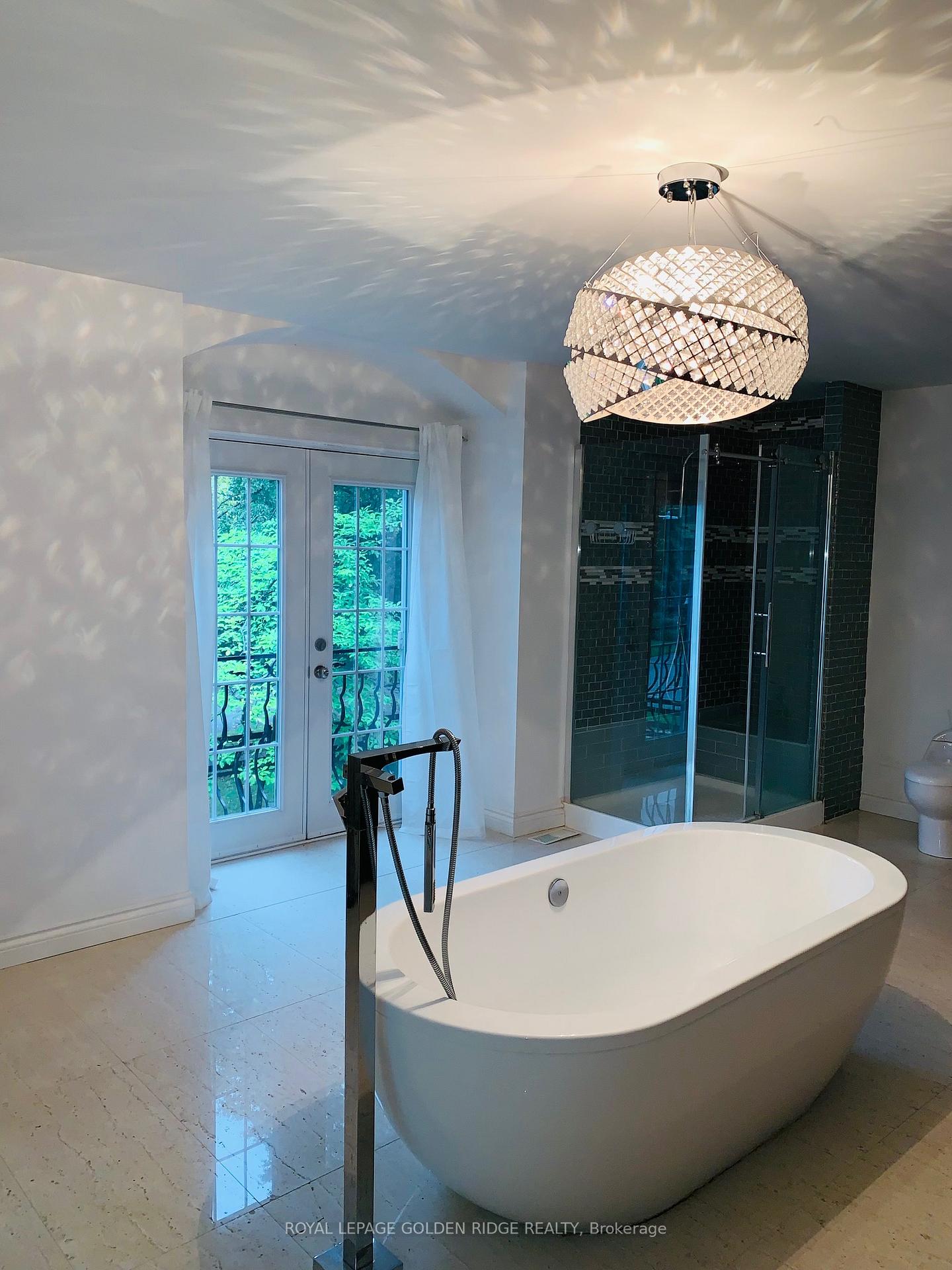 Photo 12 of 121 Castle Crescent, Oakville, Ford — HOMEH