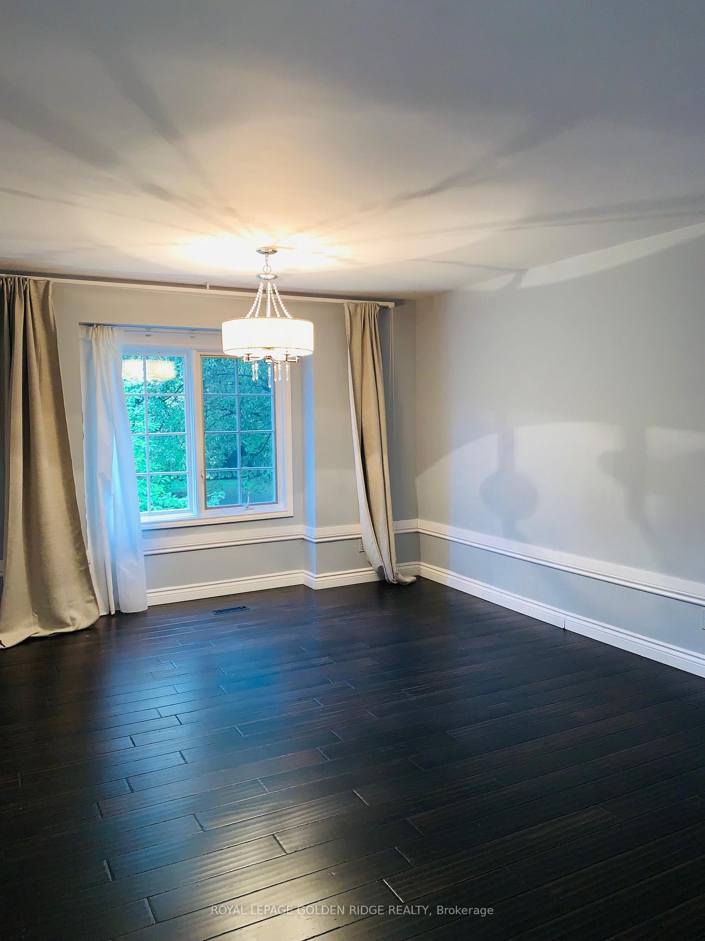 Photo 13 of 121 Castle Crescent, Oakville, Ford — HOMEH