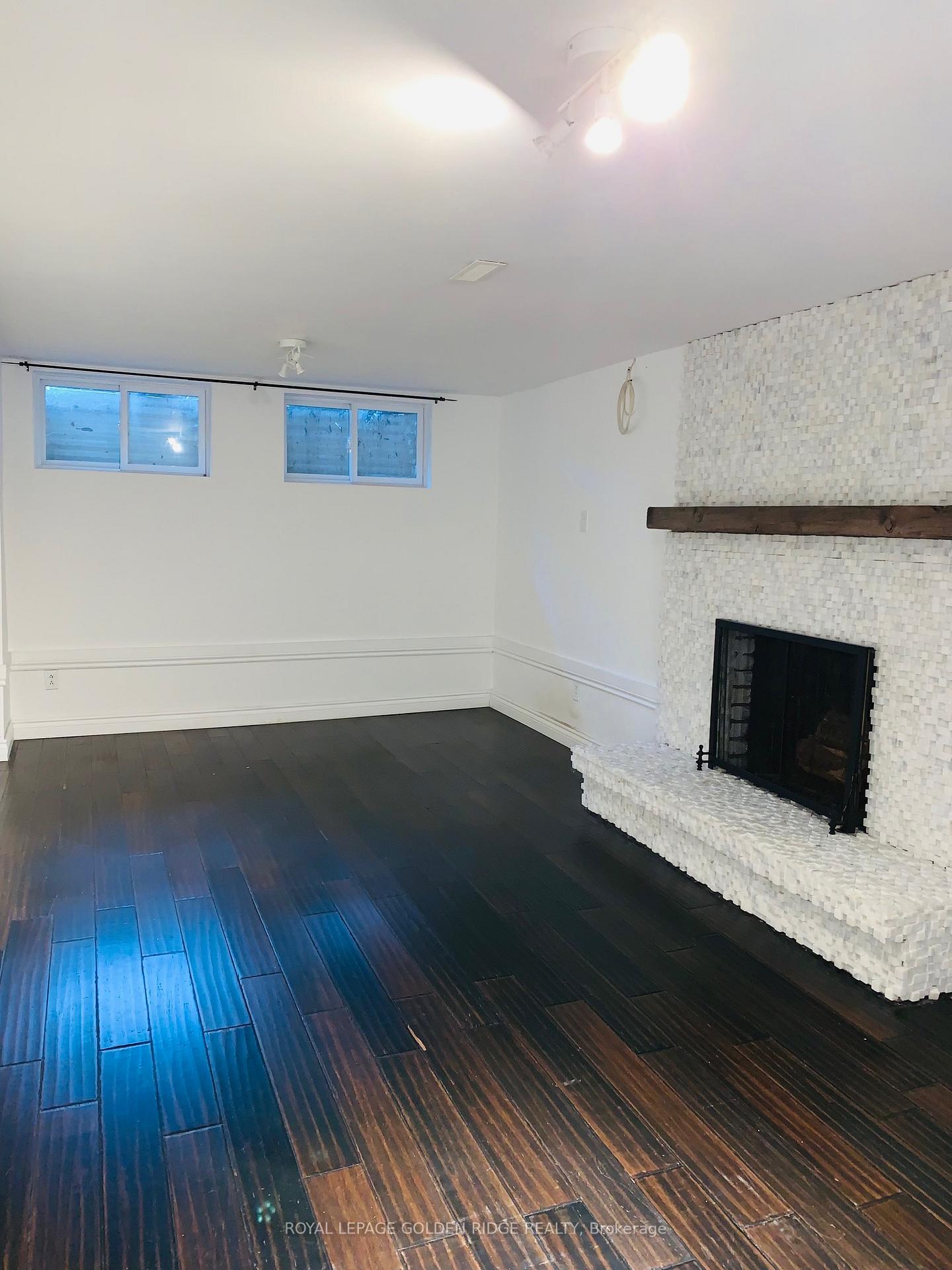 Photo 16 of 121 Castle Crescent, Oakville, Ford — HOMEH