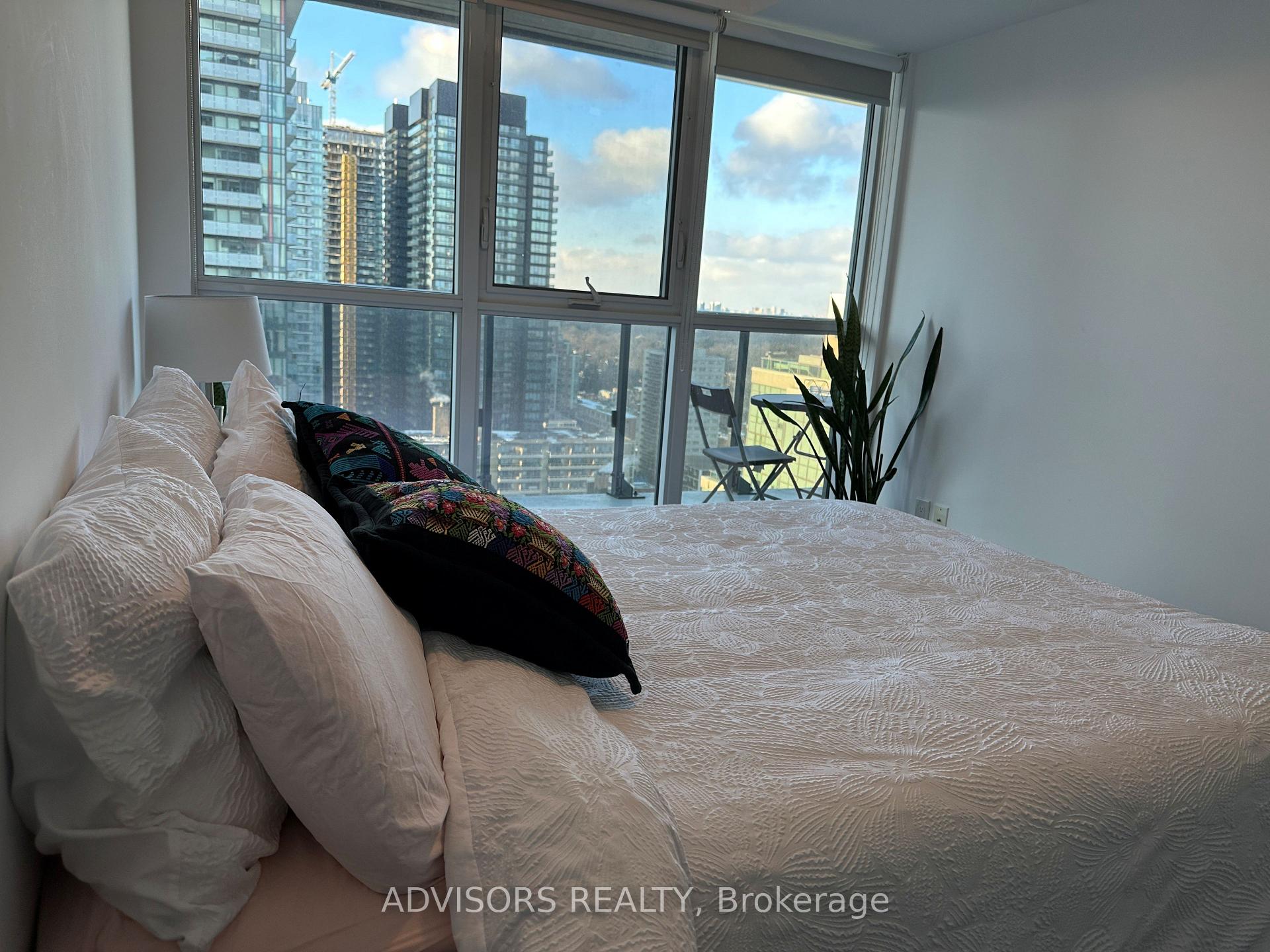 Photo 6 of Unit 2402, 125 Redpath Avenue, Toronto, Mount Pleasant West — HOMEH