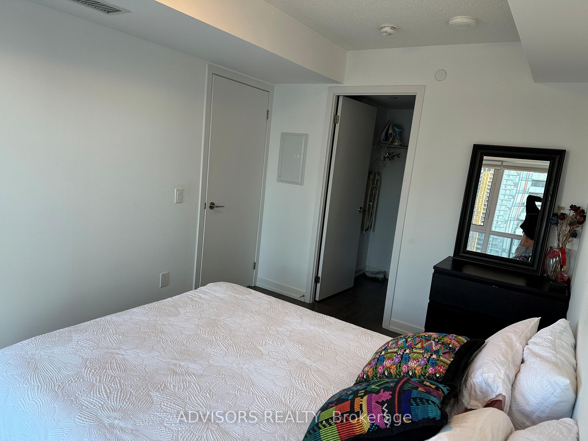 Photo 7 of Unit 2402, 125 Redpath Avenue, Toronto, Mount Pleasant West — HOMEH